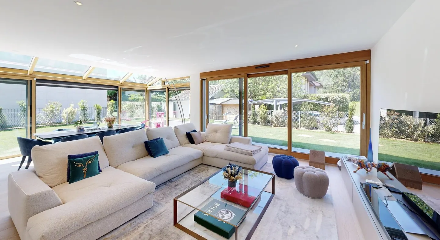 Spacious Luxury Home with Pool - Photo 3 of 3