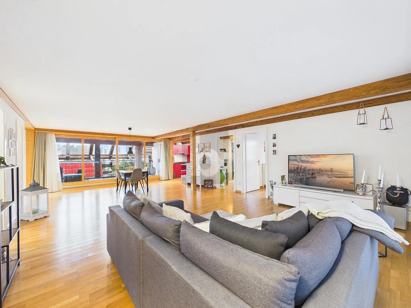 CONFORTABLE, SPACIEUX ET CENTRAL - Photo 1 sur 6