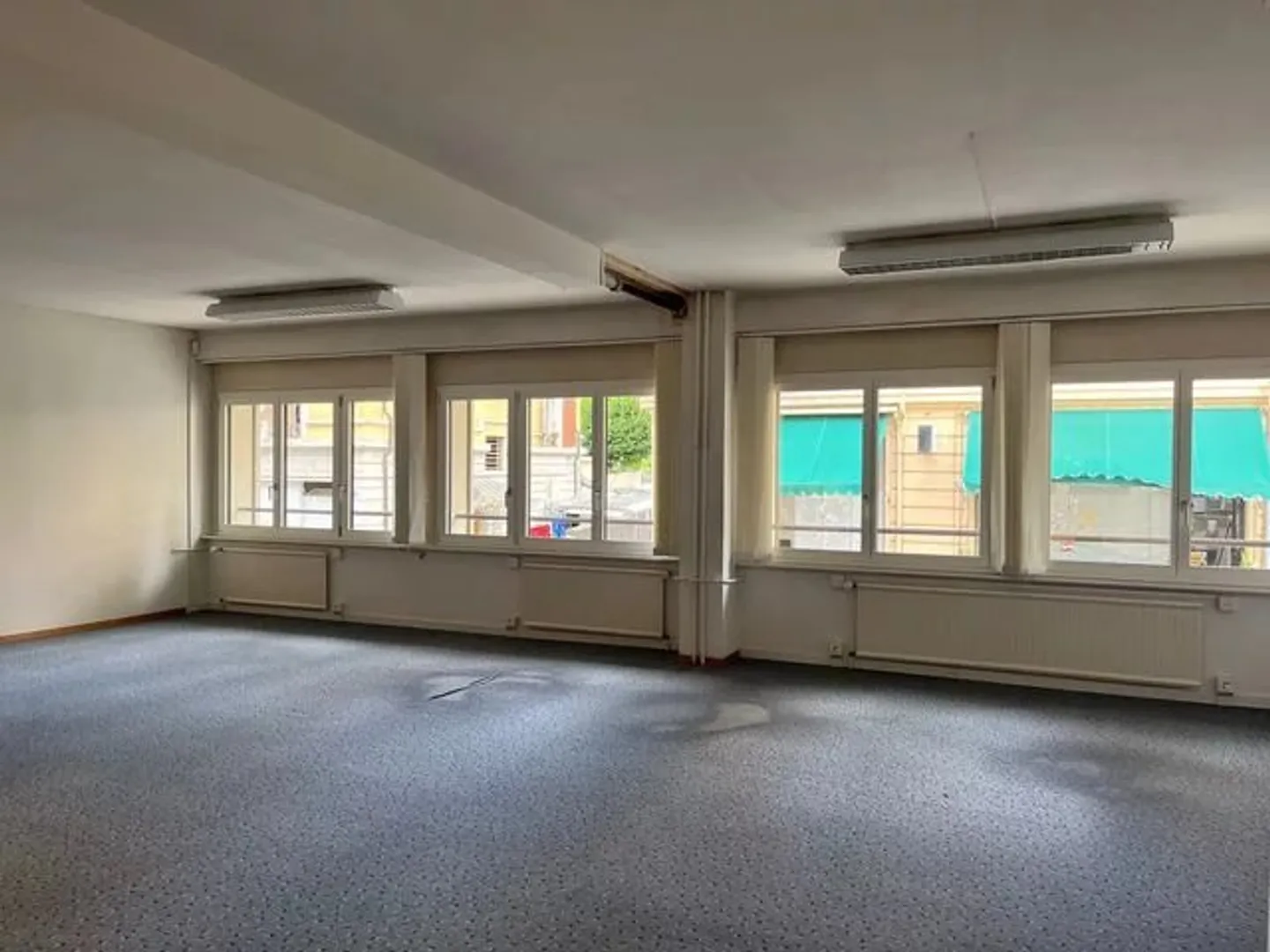 Spazio commerciale di circa 150,30 m2 al 1° piano - Foto 2 di 5