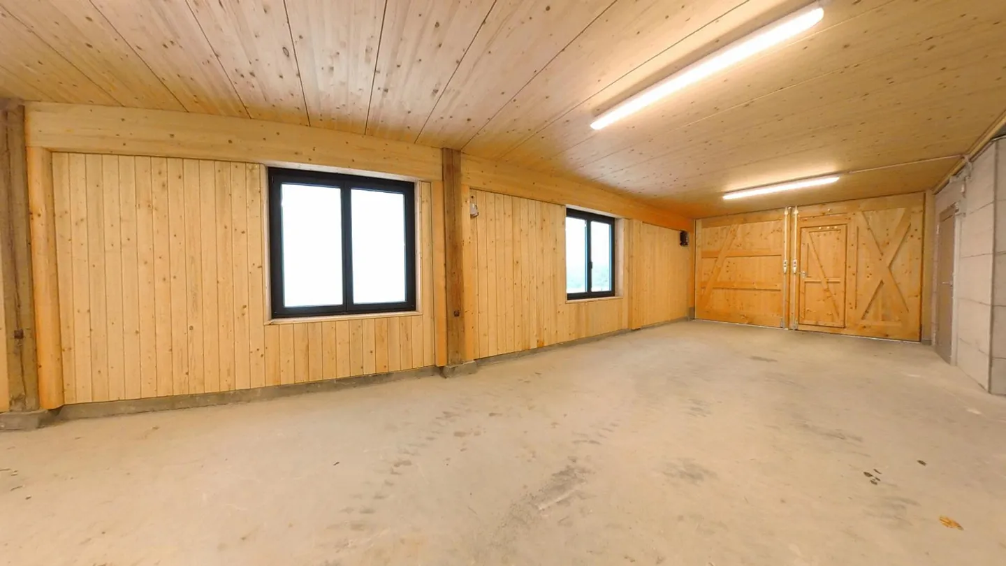 Warehouse, workshop, hobby room for rent with truck access - Photo 1 of 6