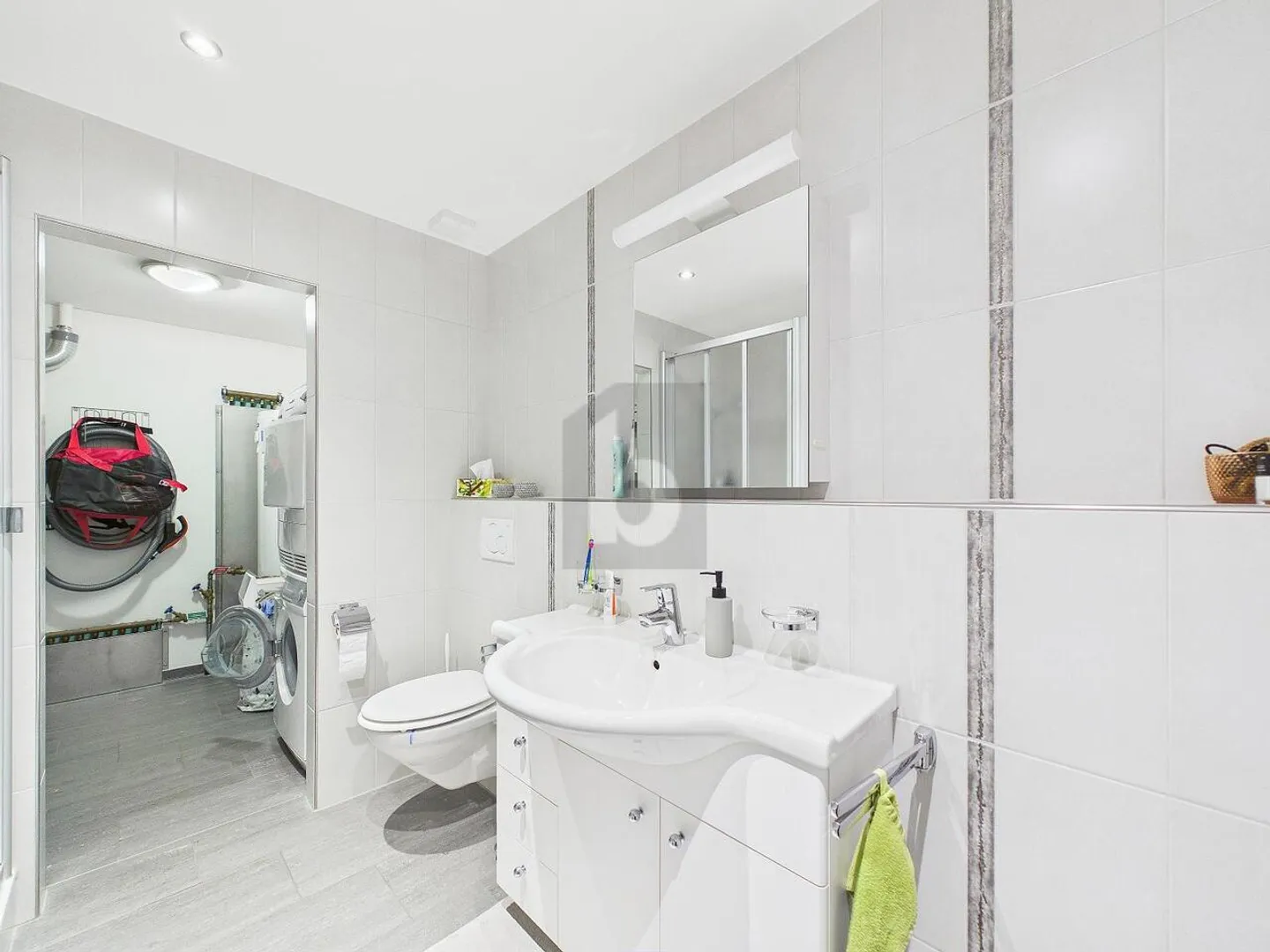 CONFORTABLE, SPACIEUX ET CENTRAL - Photo 4 sur 6