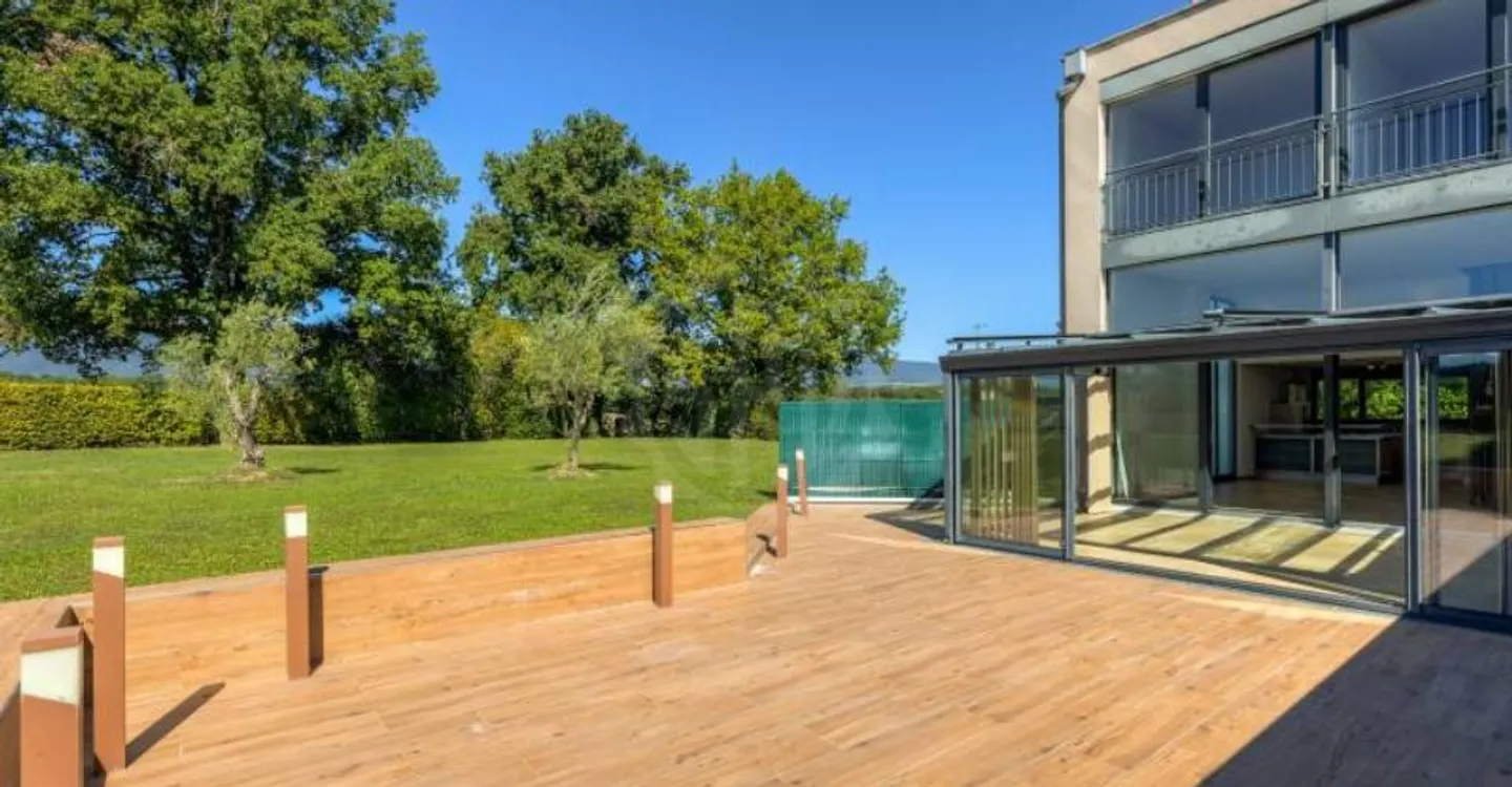 Zeitgenössische Villa in Collex - Foto 3 von 11