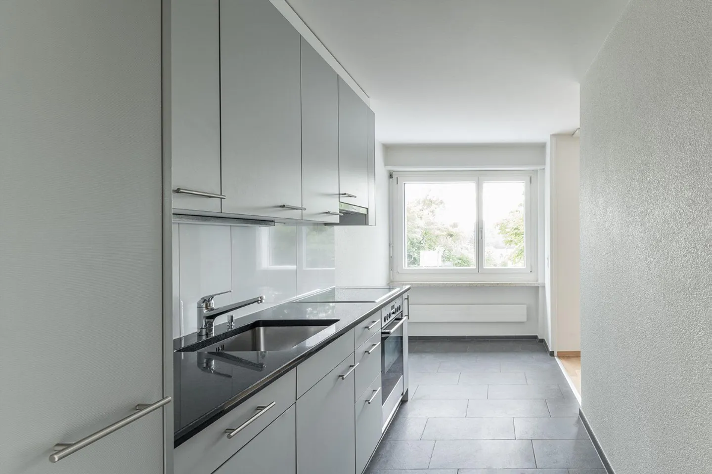 Quiet, renovated 4.5-room apartment 76m2 near public transport - Photo 4 of 12