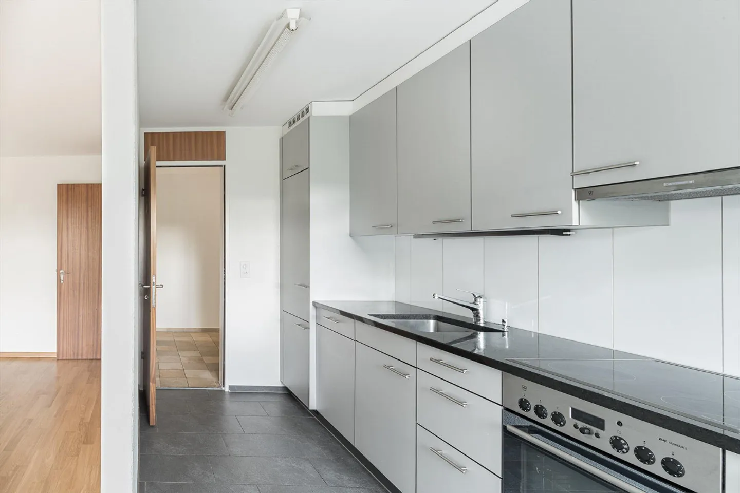 Quiet, renovated 4.5-room apartment 76m2 near public transport - Photo 5 of 12