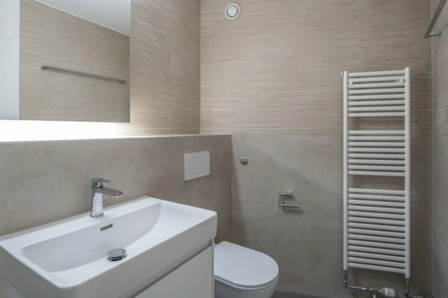 Charming 4.5-room apartment, 8th floor including underground parking (completely renovated) - Photo 10 of 13