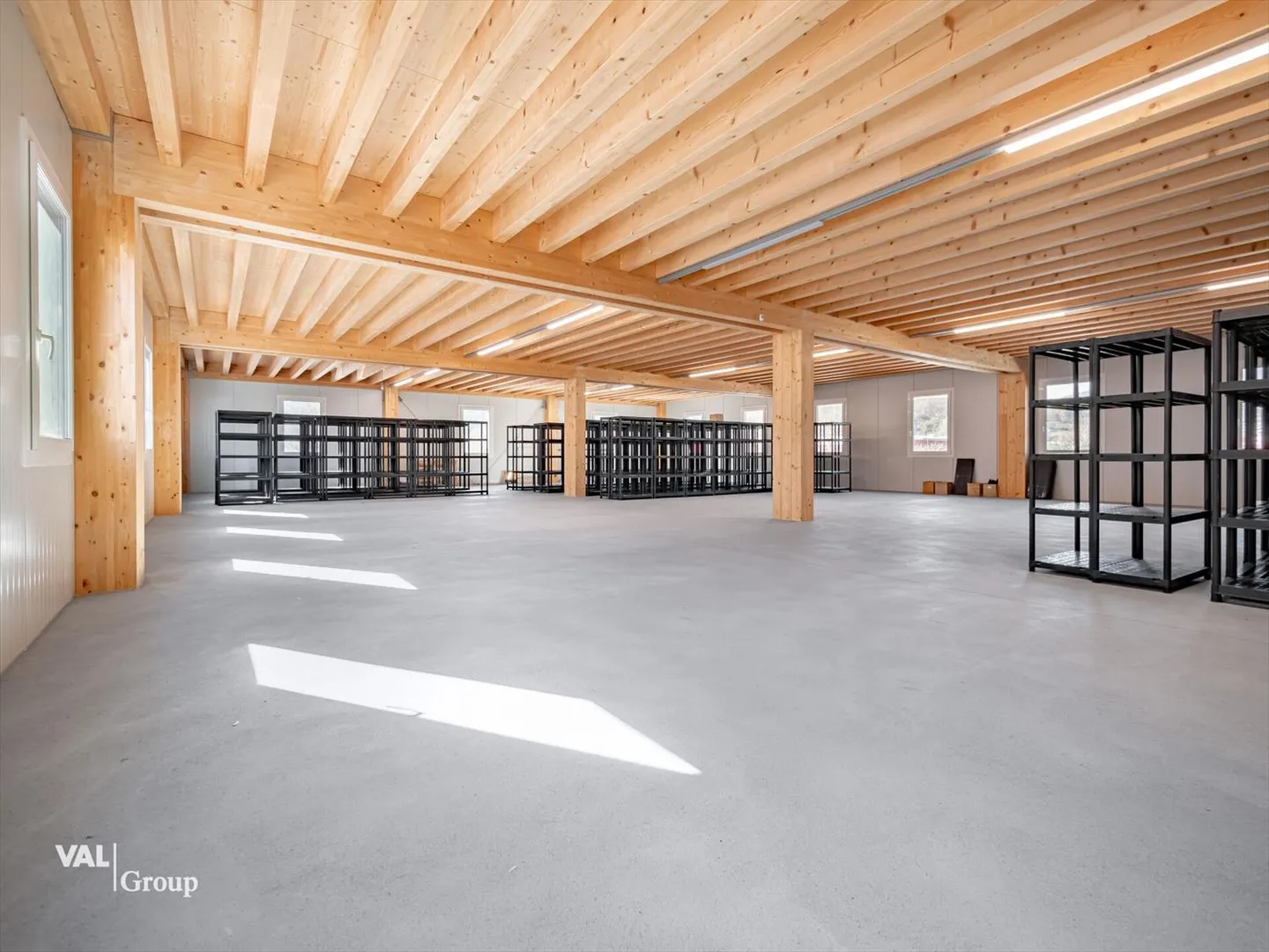 Moderne Gewerbehalle mit attraktiver Rendite - Foto 4 von 12