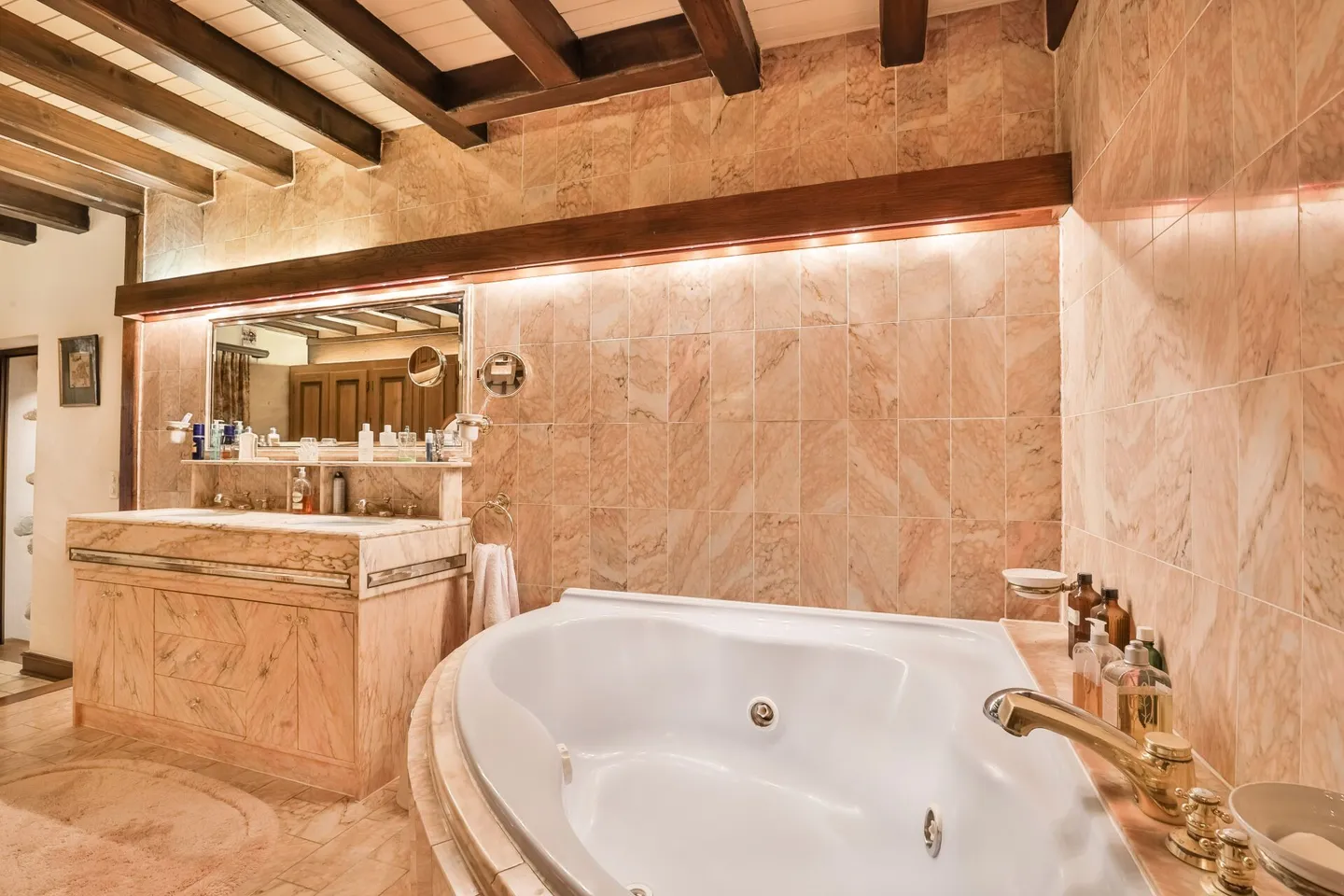 Außergewöhnliches Dorfhaus in Avusy, im Herzen der Genfer Landschaft - Foto 16 von 21