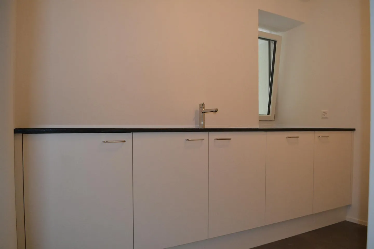 Studio / Office for Quiet Business in Lucerne for Rent - Photo 2 of 6