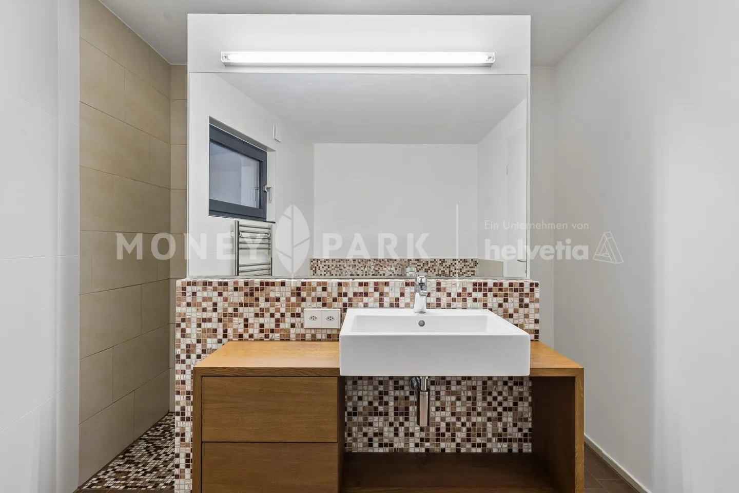 Casa multifamiliare attraente con opzioni di utilizzo flessibili - Foto 5 di 8
