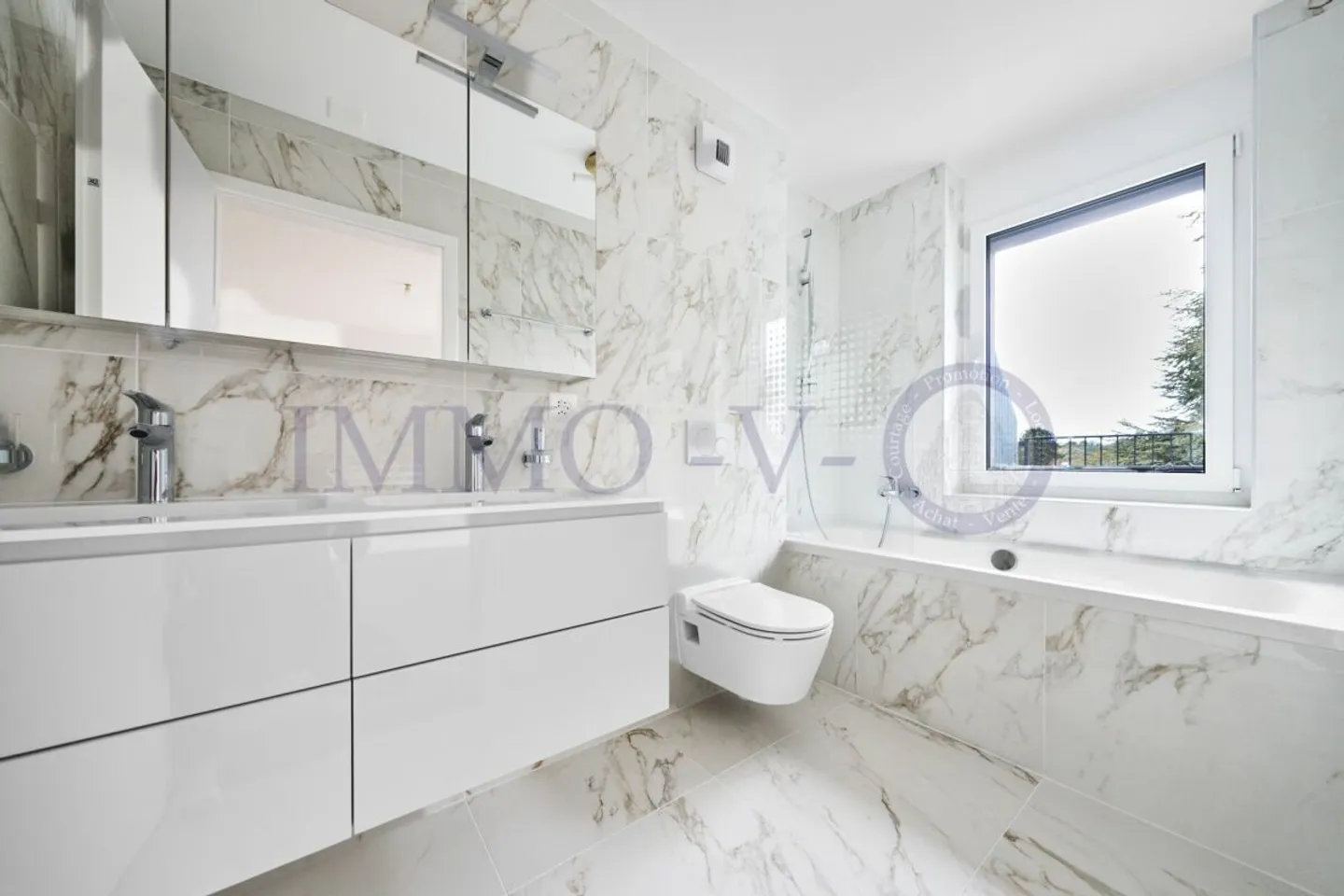 NEUES LUXUSIMMOBILIE MIT TERRASSE IN IDEALER LAGE - Foto 7 von 13