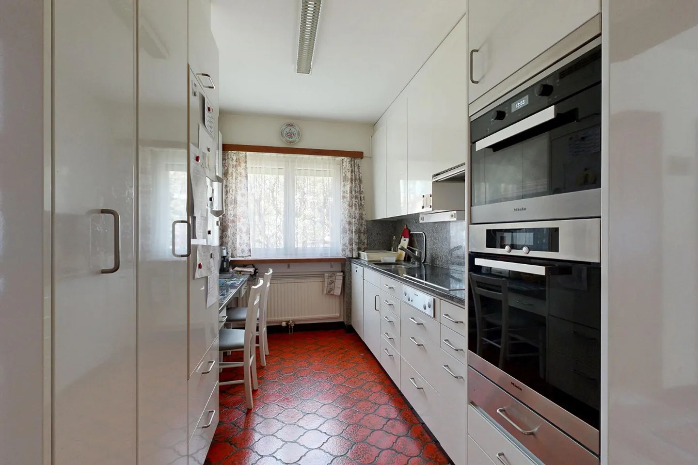 Casa unifamiliare con offerte di spazio versatili - Foto 4 di 8