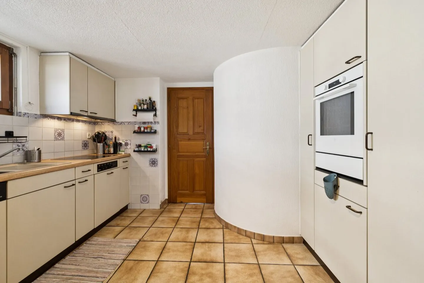 Angenehmes 5,5-Zimmer-Haus im Herzen des Dorfes - Foto 5 von 13