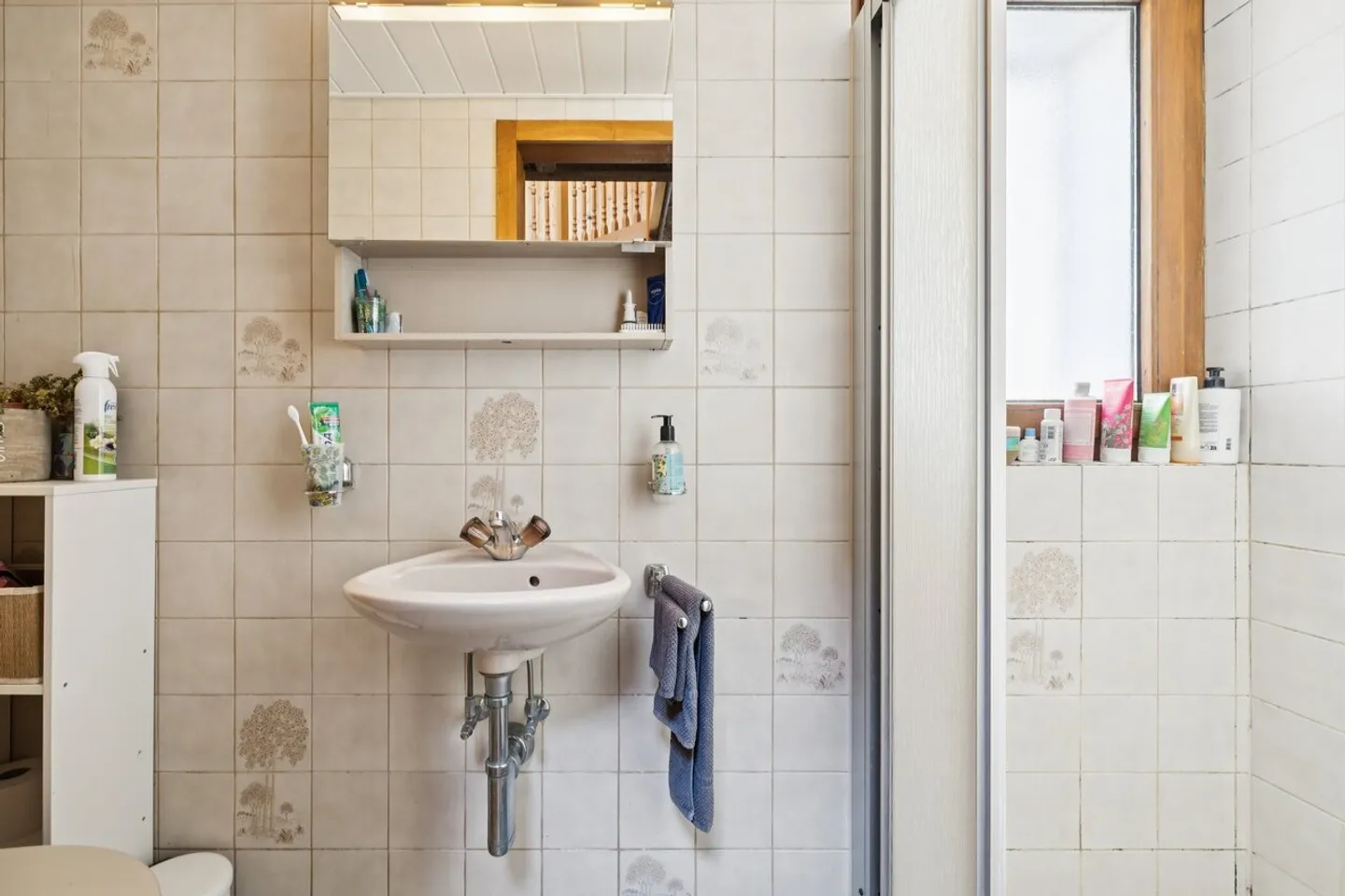 Angenehmes 5,5-Zimmer-Haus im Herzen des Dorfes - Foto 9 von 13