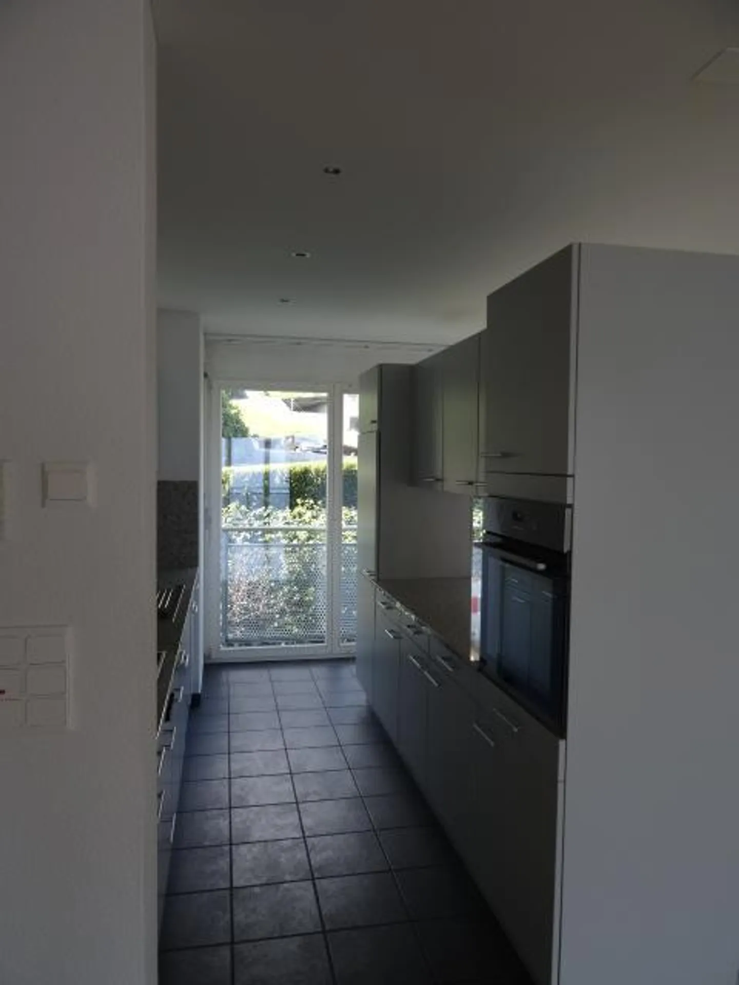 grosszügige 4.5 Zimmer-Wohnung mit wunderschöner See- und Bergsicht - Foto 2 von 8