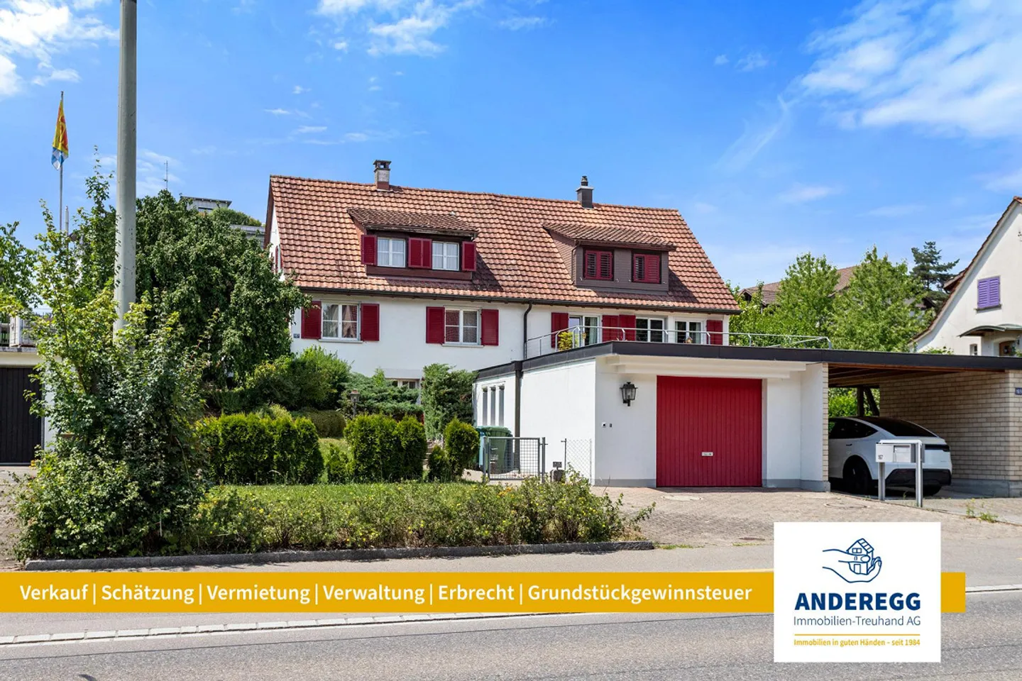 Semi-detached house with spacious garden - Photo 1 of 12