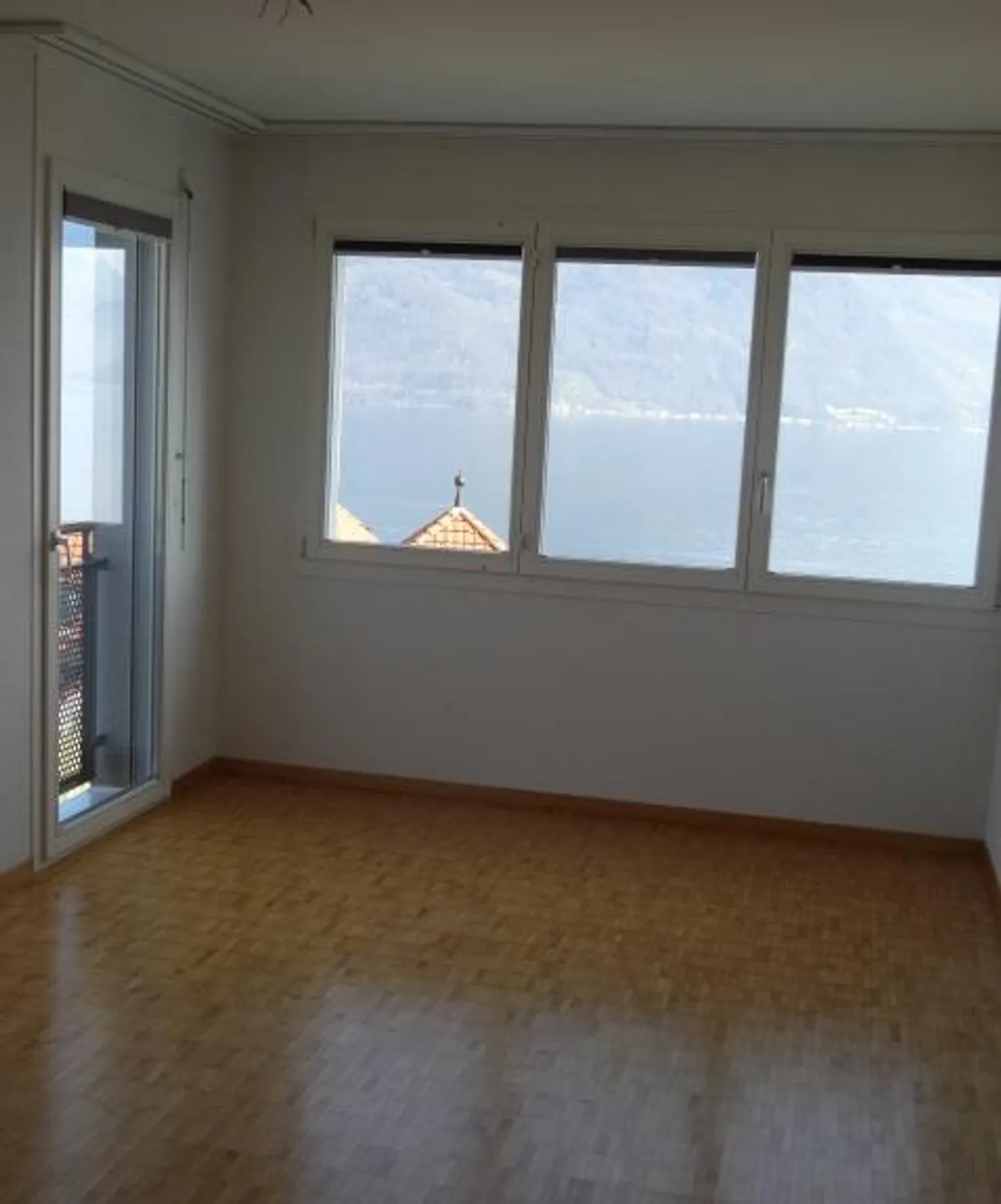grosszügige 4.5 Zimmer-Wohnung mit wunderschöner See- und Bergsicht - Foto 4 von 8