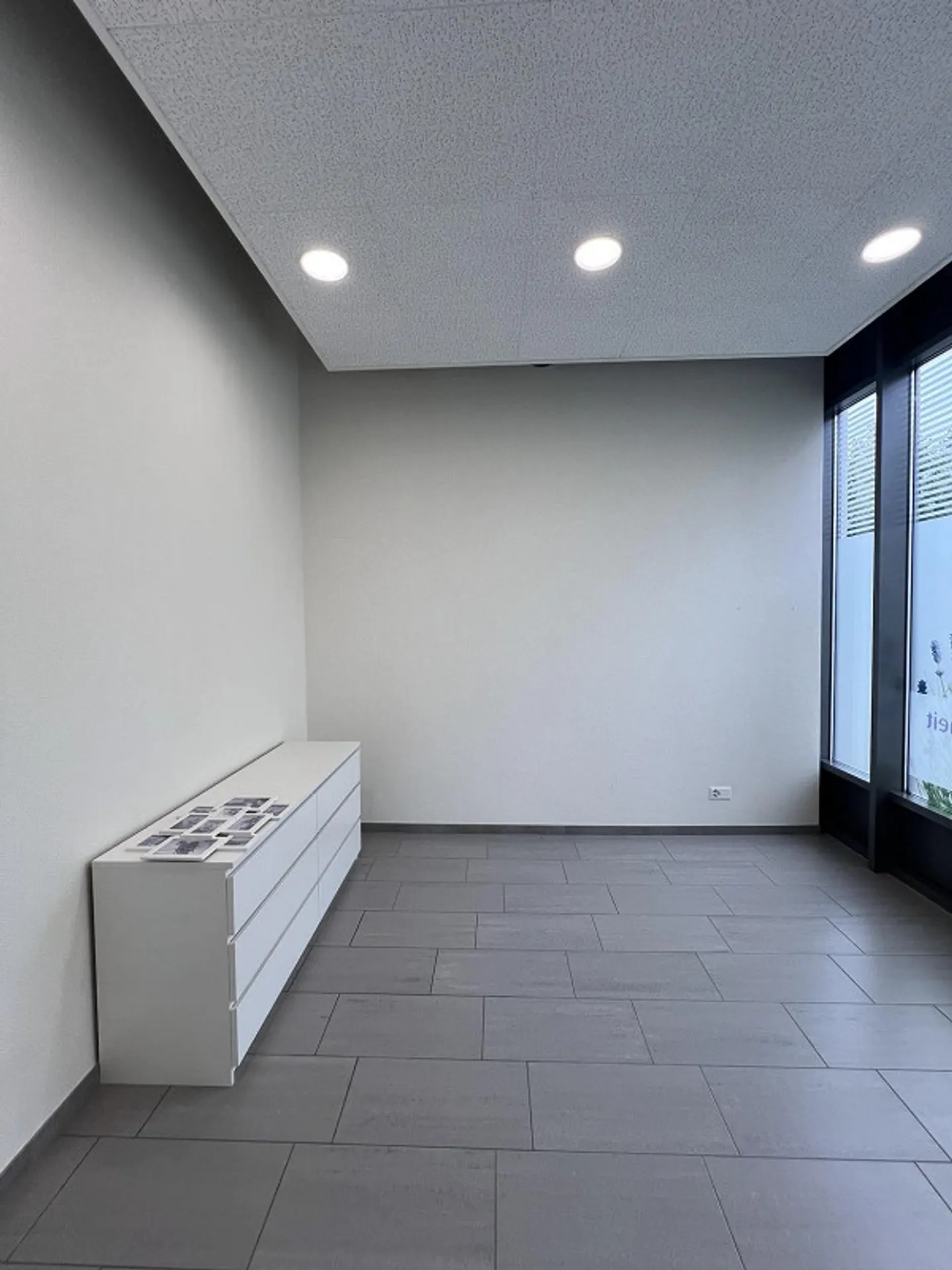 Bright Beauty/Studio Room with Display Window & Parking in Eschlikon TG - Photo 2 of 8