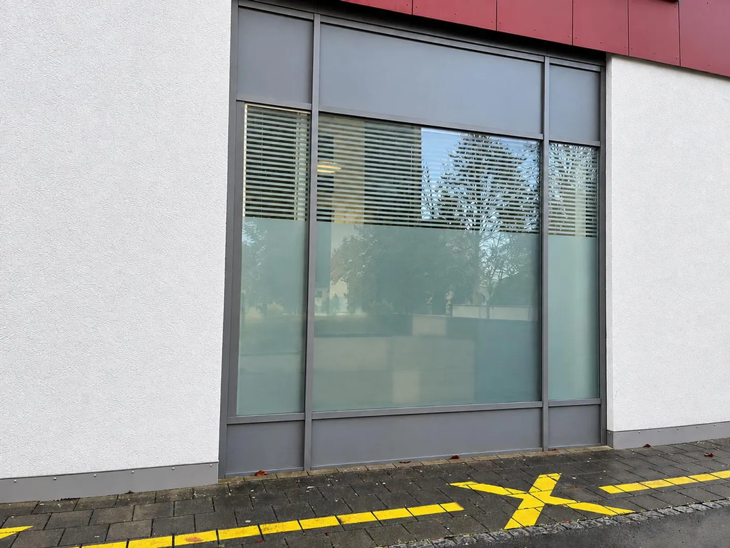 Bright Beauty/Studio Room with Display Window & Parking in Eschlikon TG - Photo 5 of 8