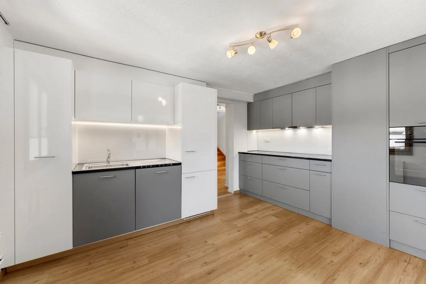 Charming Village Jewel - Photo 2 of 9