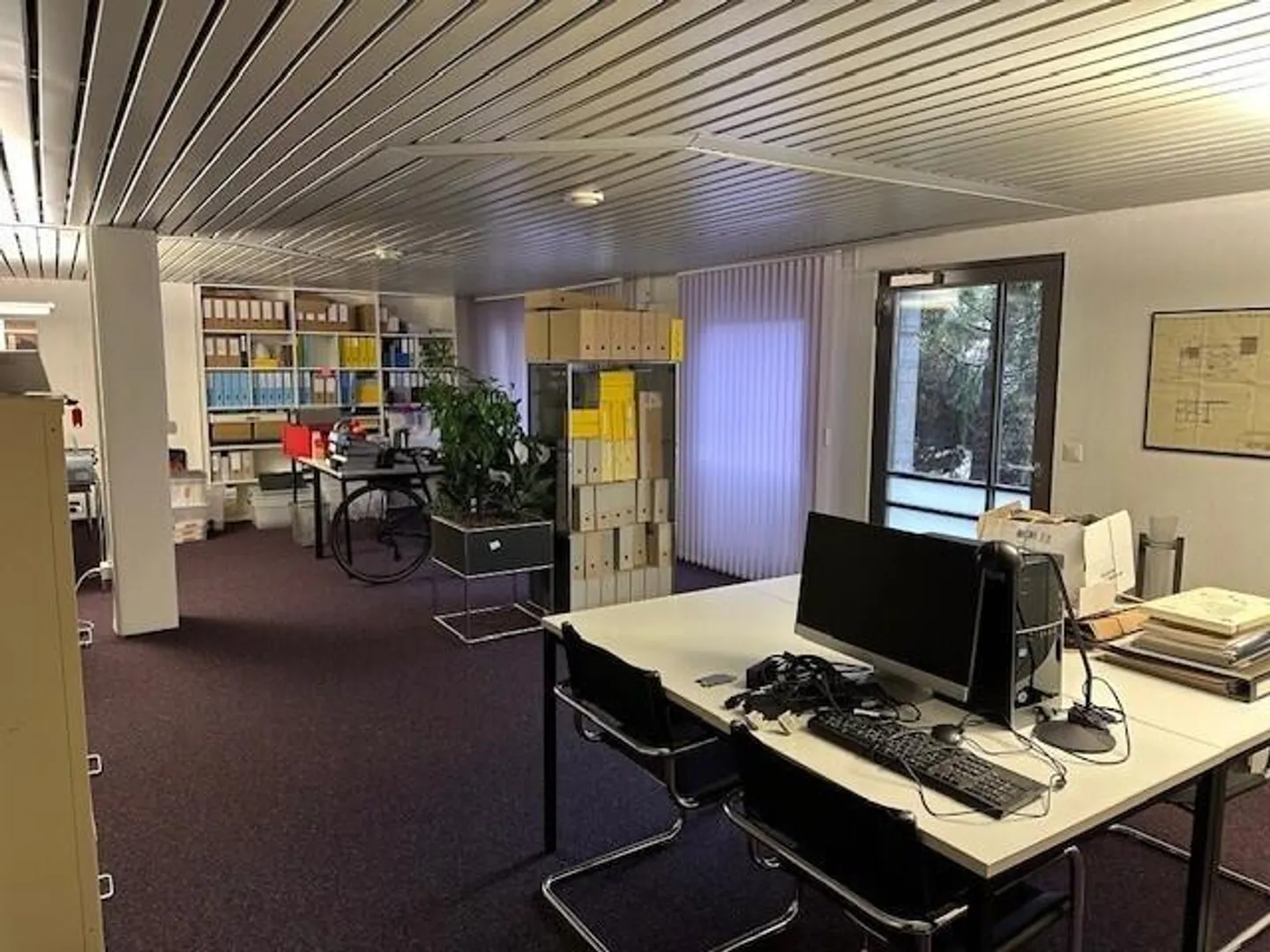 Commercial space on one level of 71 m2 - Photo 2 of 4