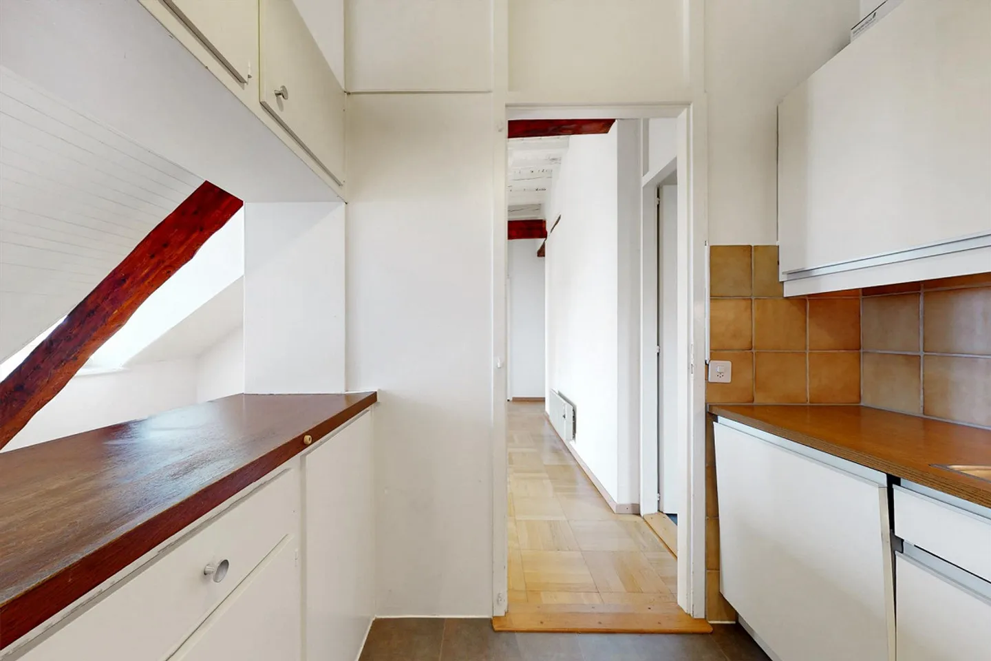 An atypical accommodation with rooftop in the heart of Eaux-Vives! - Photo 8 of 10