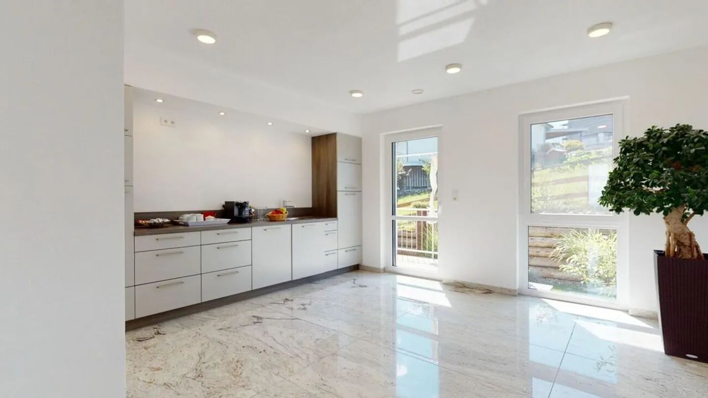 Appartamento 4 stanze in una metà di villa - Foto 3 di 11