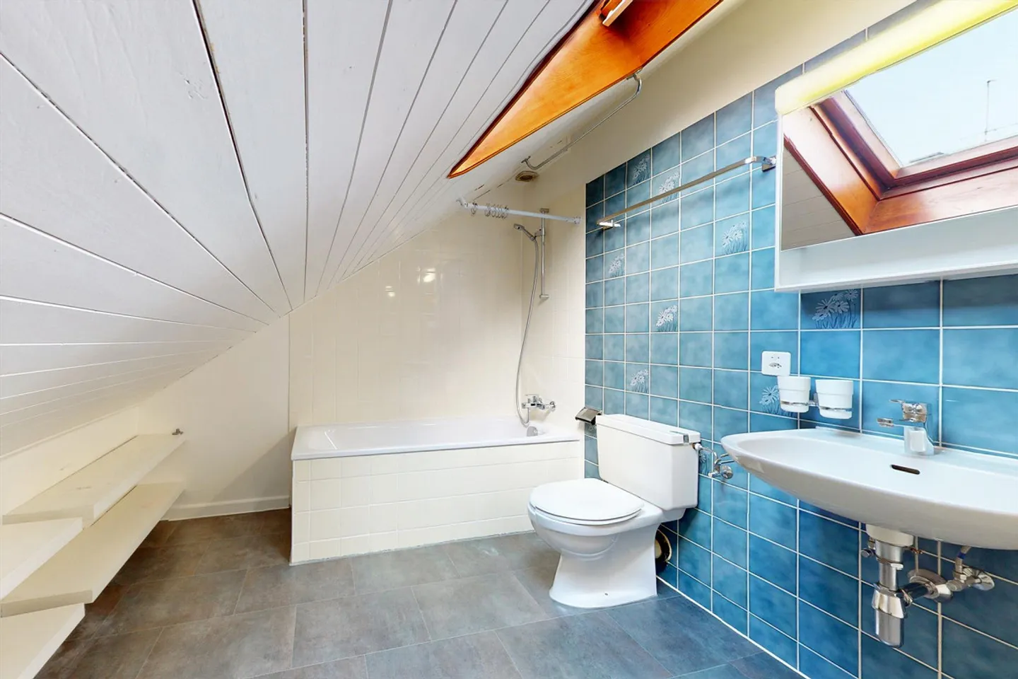 An atypical accommodation with rooftop in the heart of Eaux-Vives! - Photo 10 of 10