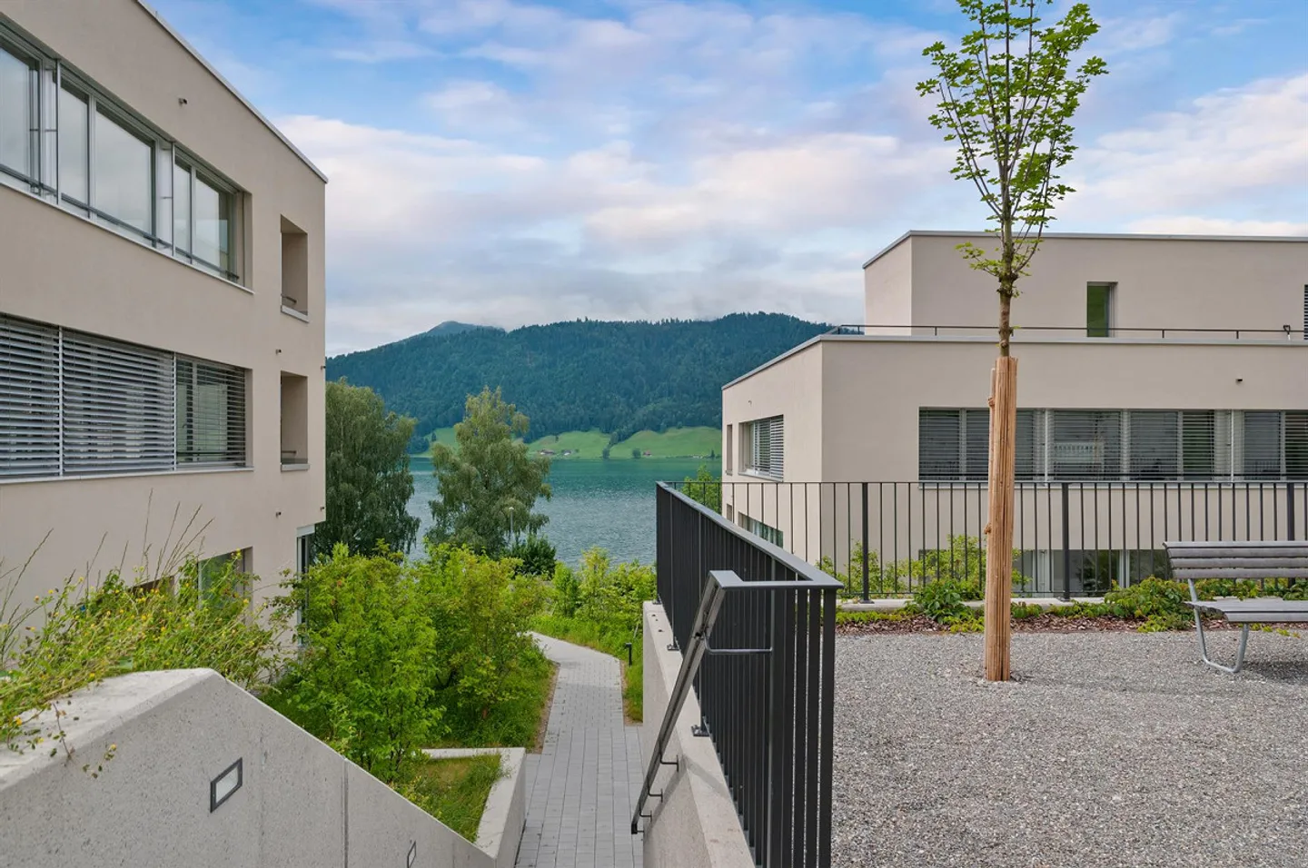 Attico da sogno con vista sul lago di Ägeri - Foto 1 di 11