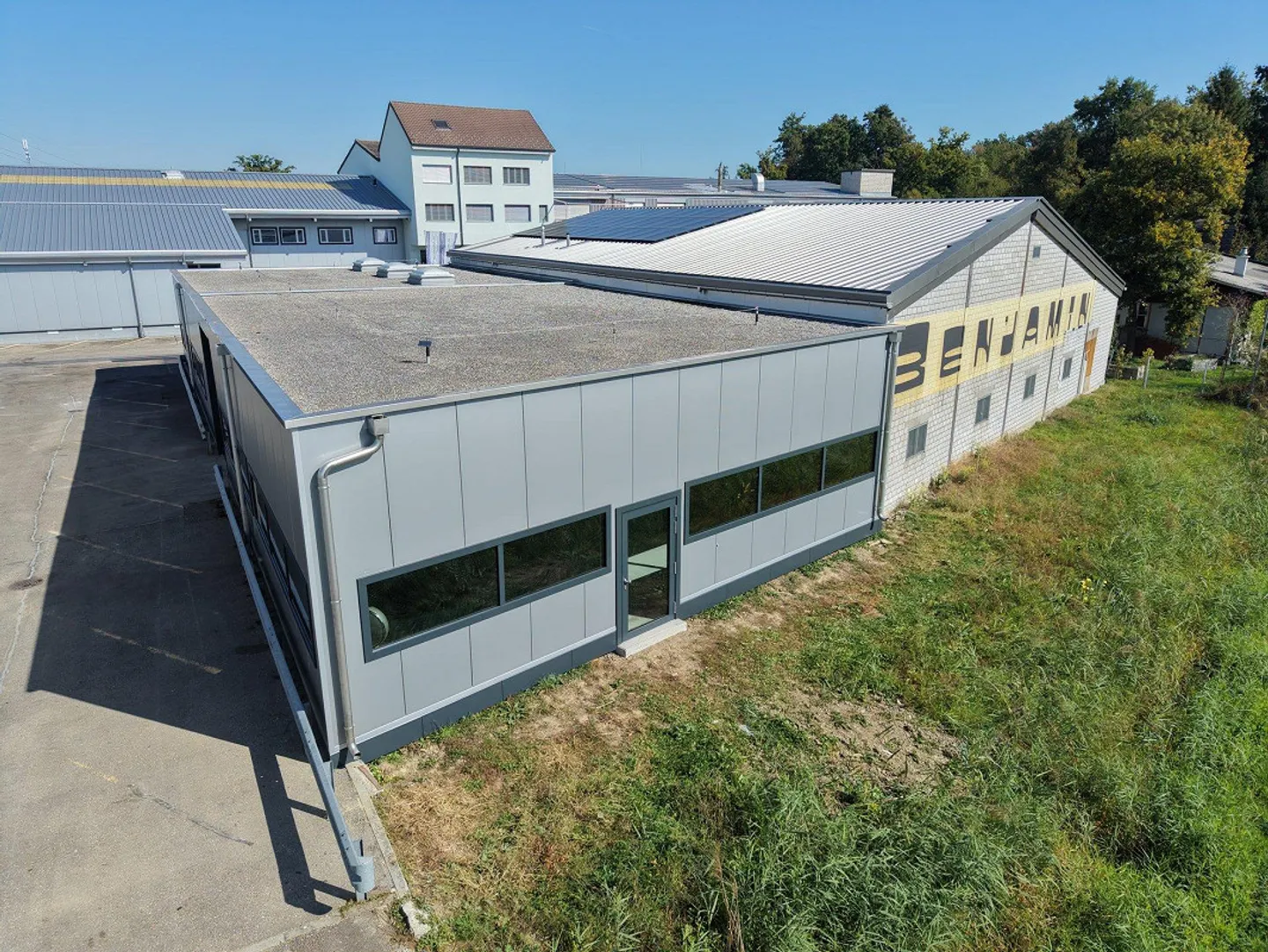 Commercial property with 800 m² in Emmen – extensively renovated, available immediately - Photo 6 of 12