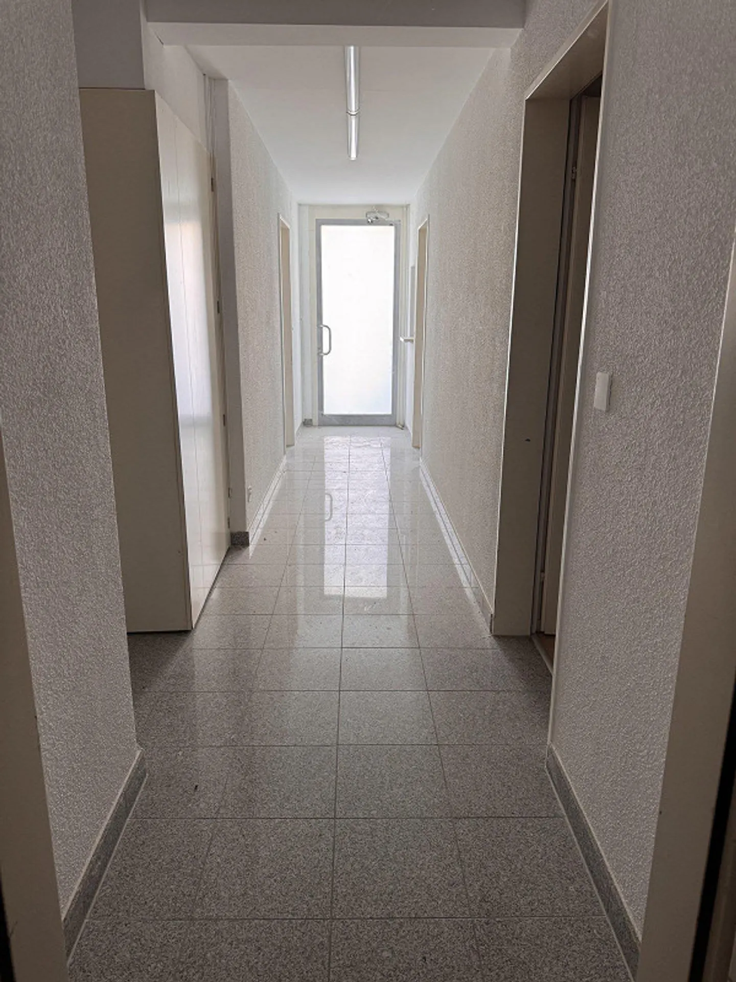 Commercial property with 800 m² in Emmen – extensively renovated, available immediately - Photo 12 of 12