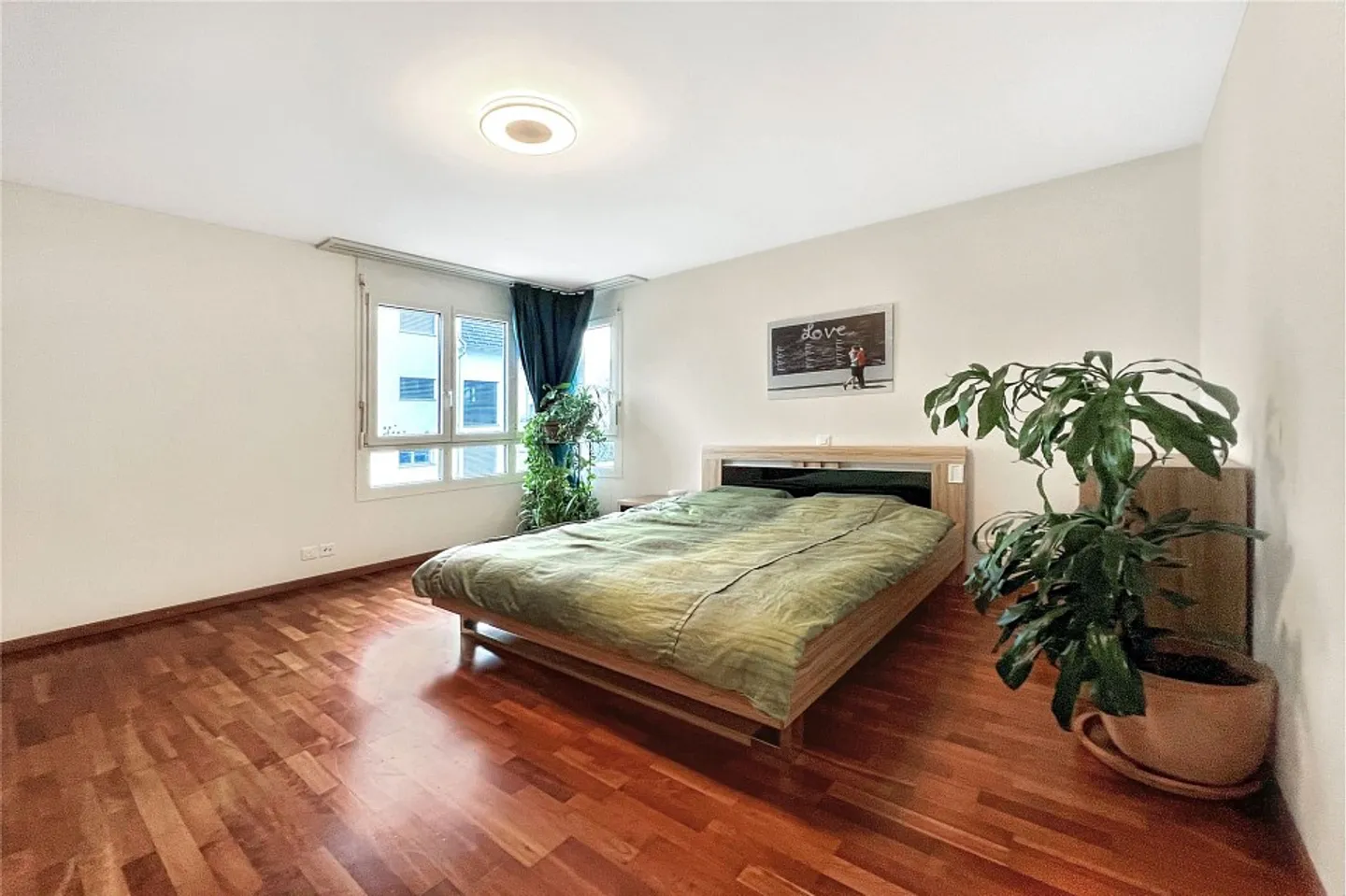 Appartamento moderno e attraente di 4 ½ stanze con balcone in posizione centrale - Foto 4 di 13