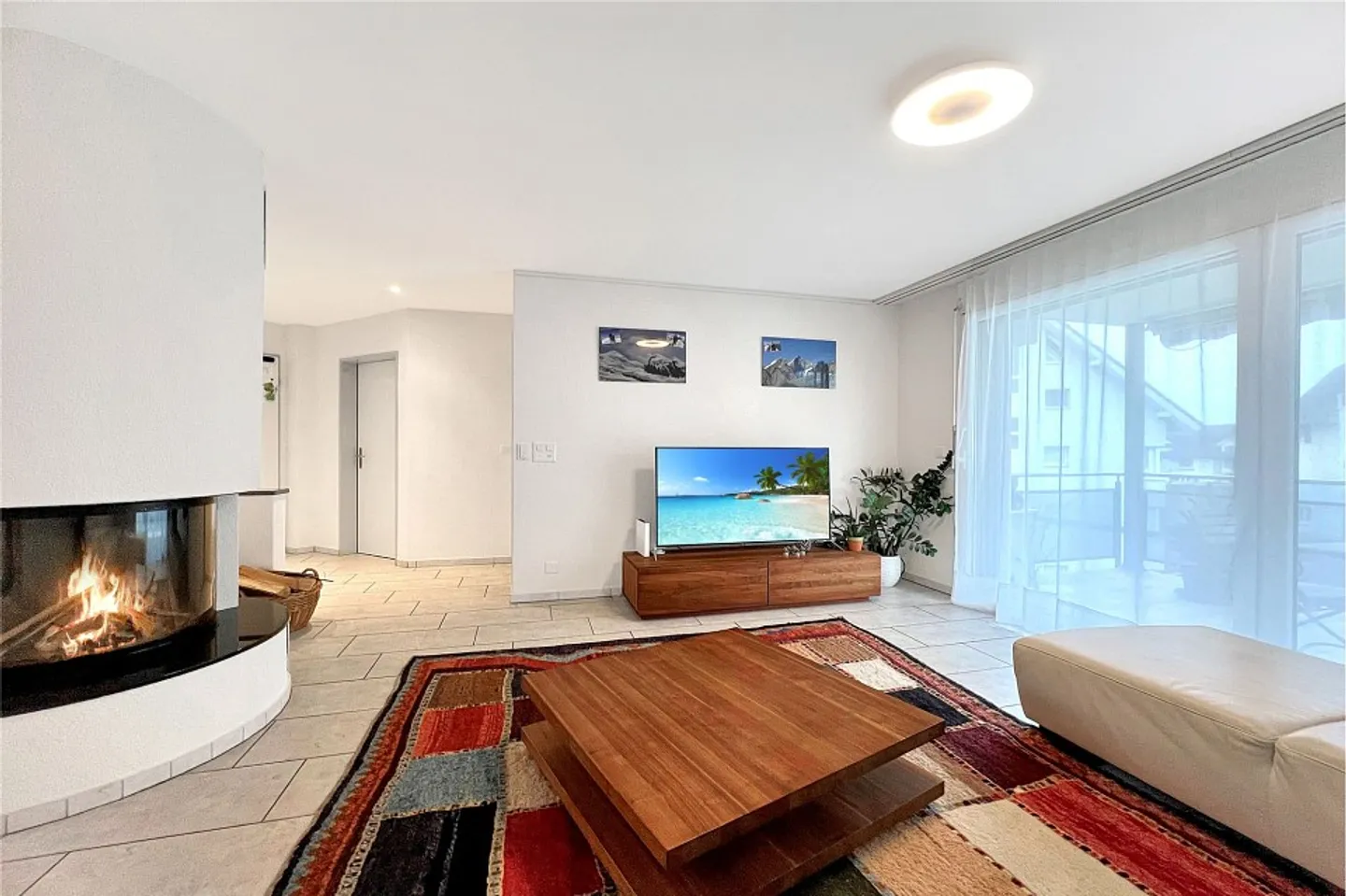 Appartamento moderno e attraente di 4 ½ stanze con balcone in posizione centrale - Foto 6 di 13