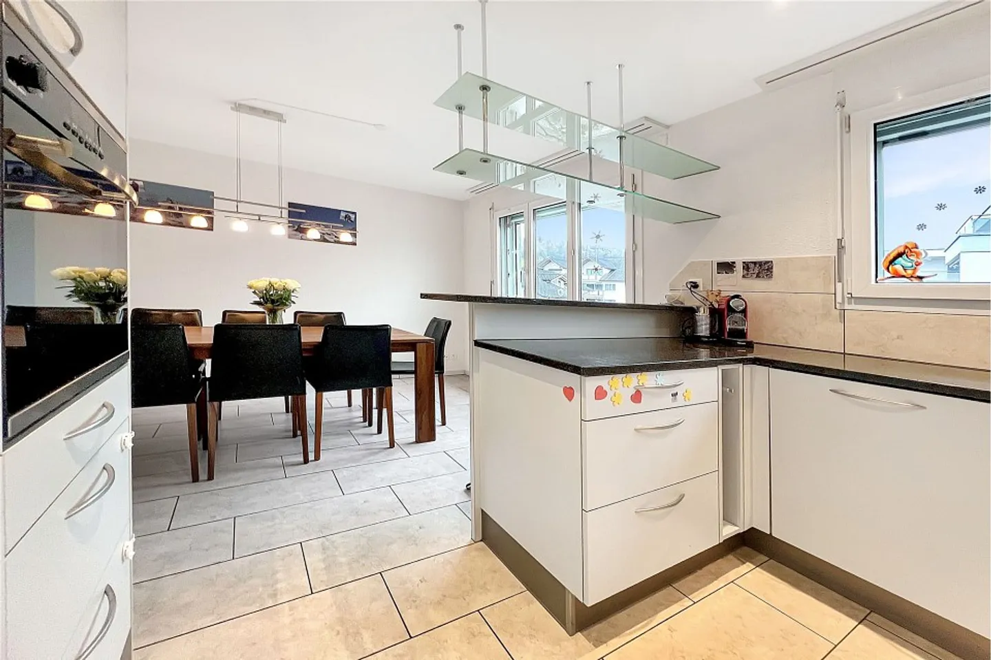 Appartamento moderno e attraente di 4 ½ stanze con balcone in posizione centrale - Foto 11 di 13