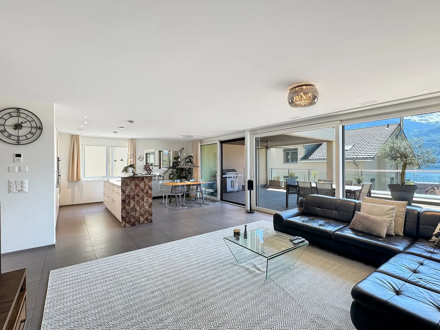 Exclusive 4.5 Room Terrace Apartment - Photo 2 of 13