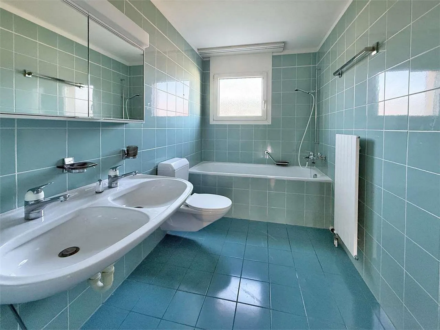 Equilibrio perfetto tra natura e praticità dei servizi - Foto 8 di 9