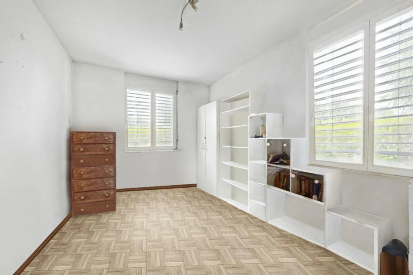 Affordable condominium with terrace and outdoor parking space - Photo 5 of 18