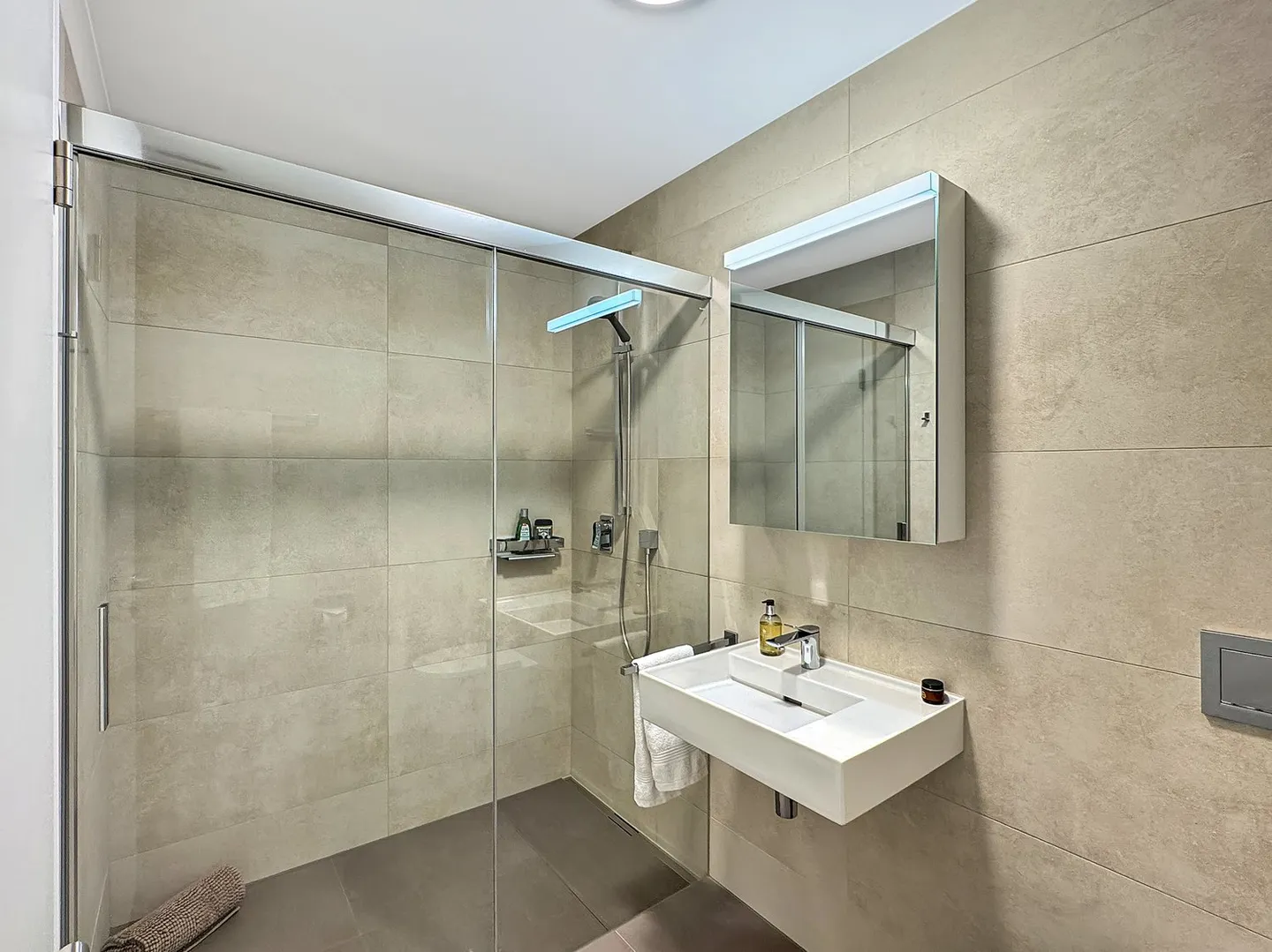 Exclusive 4.5 Room Terrace Apartment - Photo 12 of 13