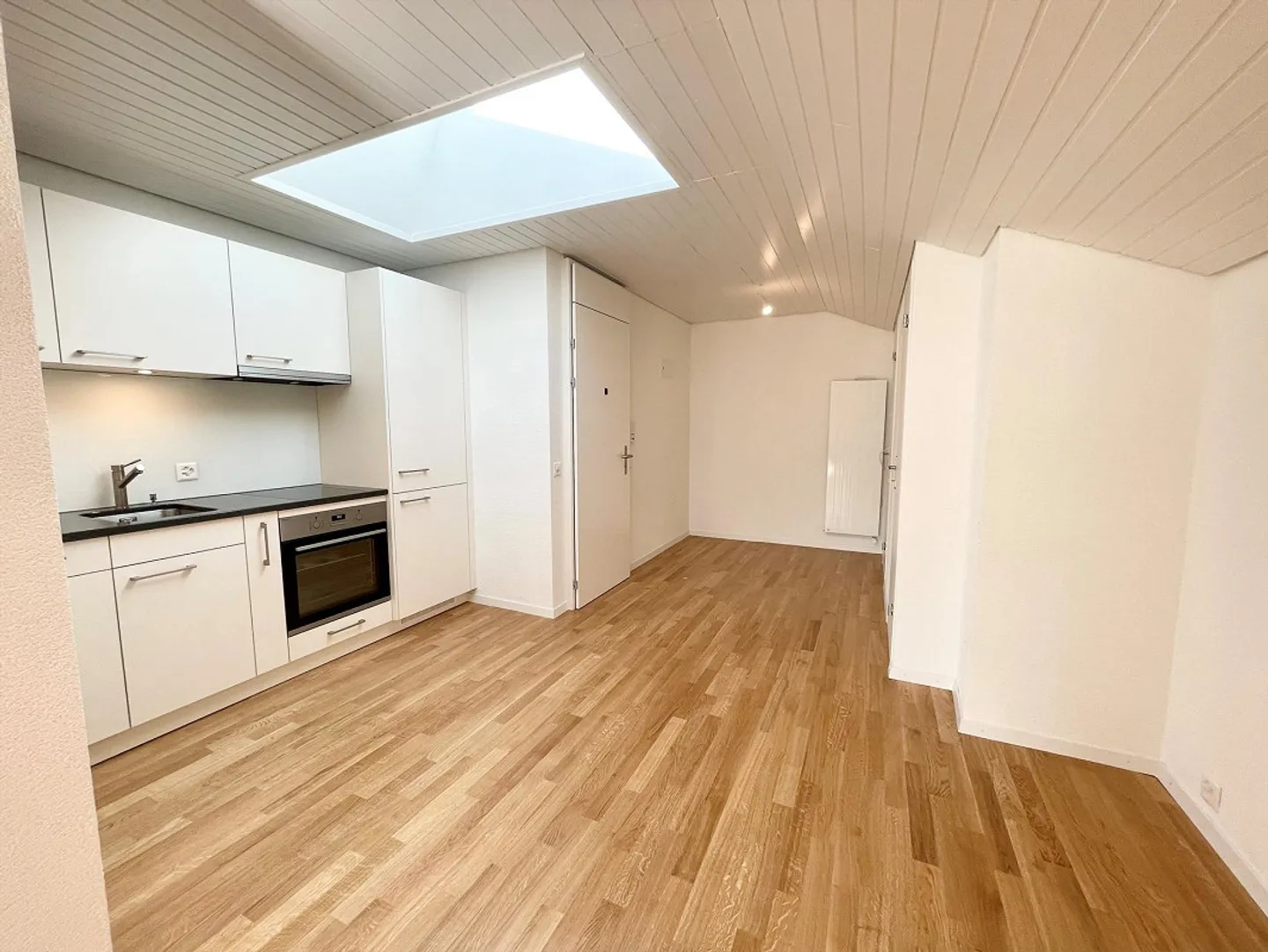 Appartement 1.5 pièces entièrement rénové dans un emplacement central ! - Photo 8 sur 9