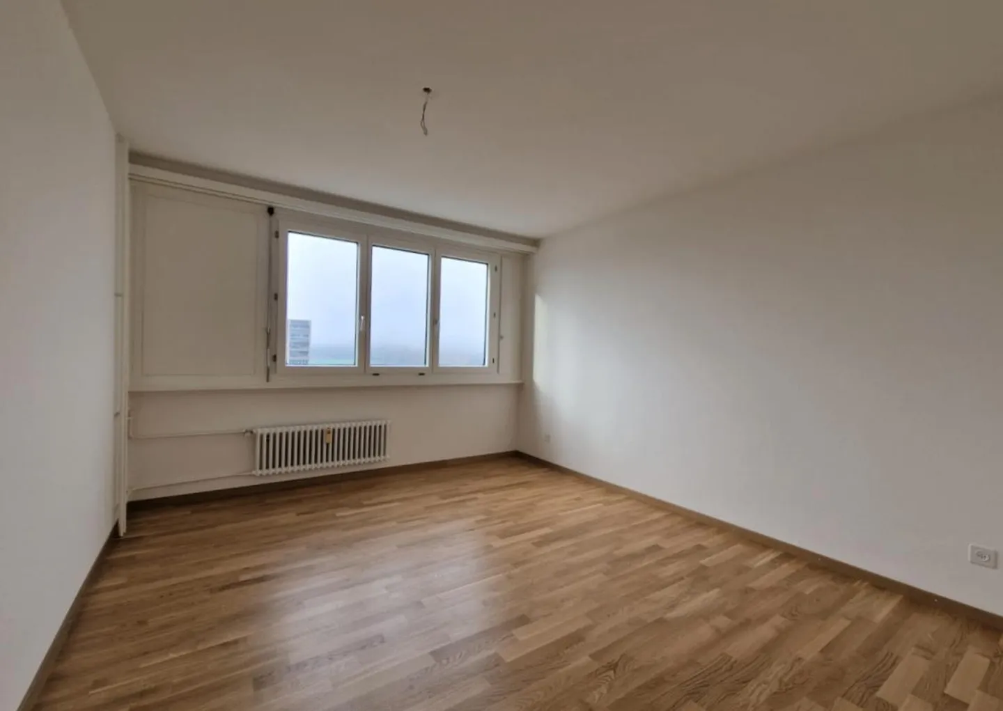 Well-kept, spacious 3.0-room apartment in a central location with a view... - Photo 4 of 9
