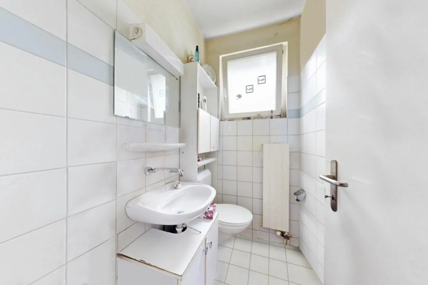 Affordable condominium with terrace and outdoor parking space - Photo 10 of 18