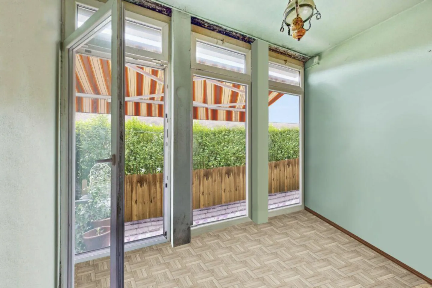 Affordable condominium with terrace and outdoor parking space - Photo 11 of 18