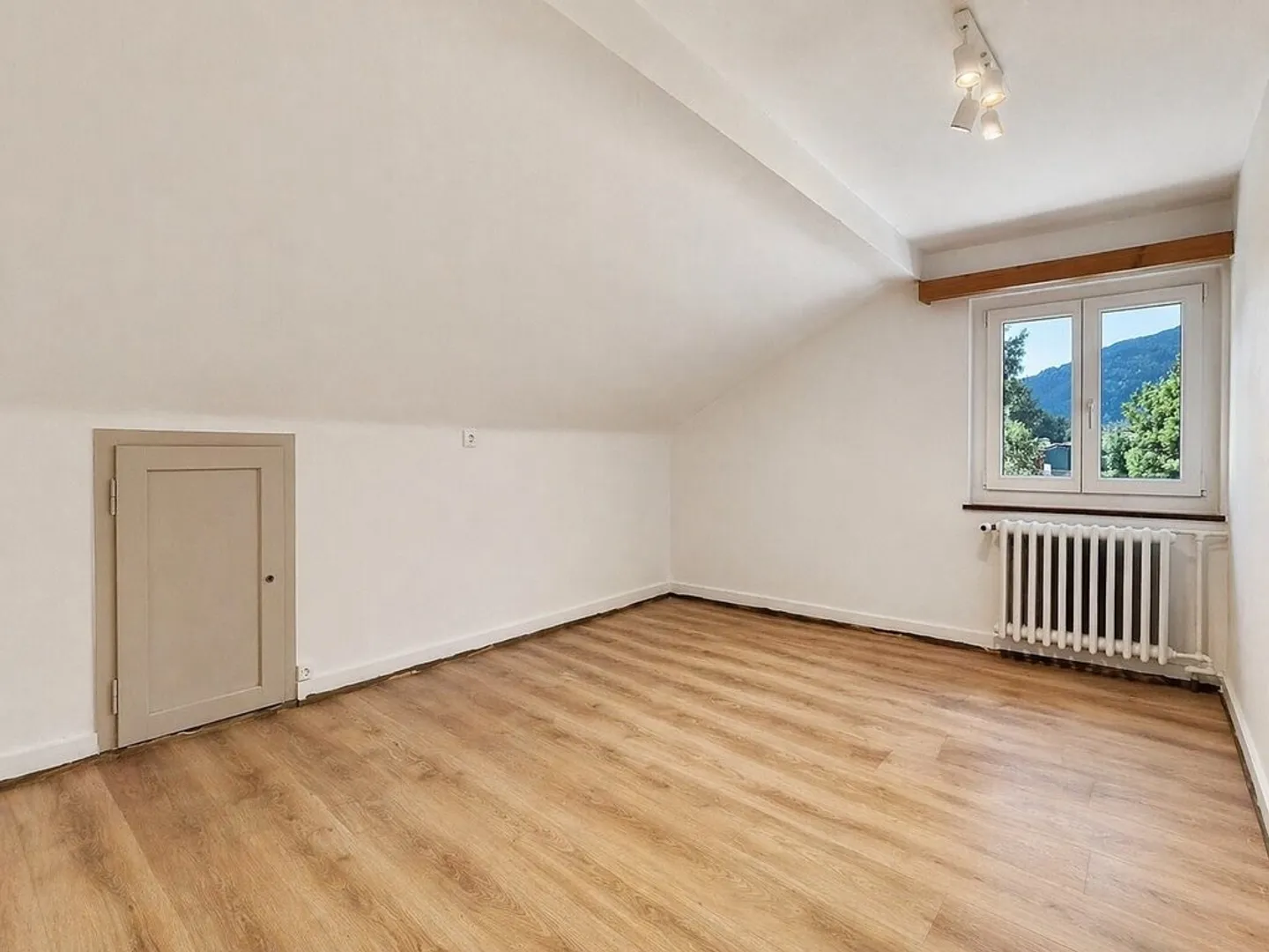 3.5 Room Attic Apartment - Photo 3 of 8