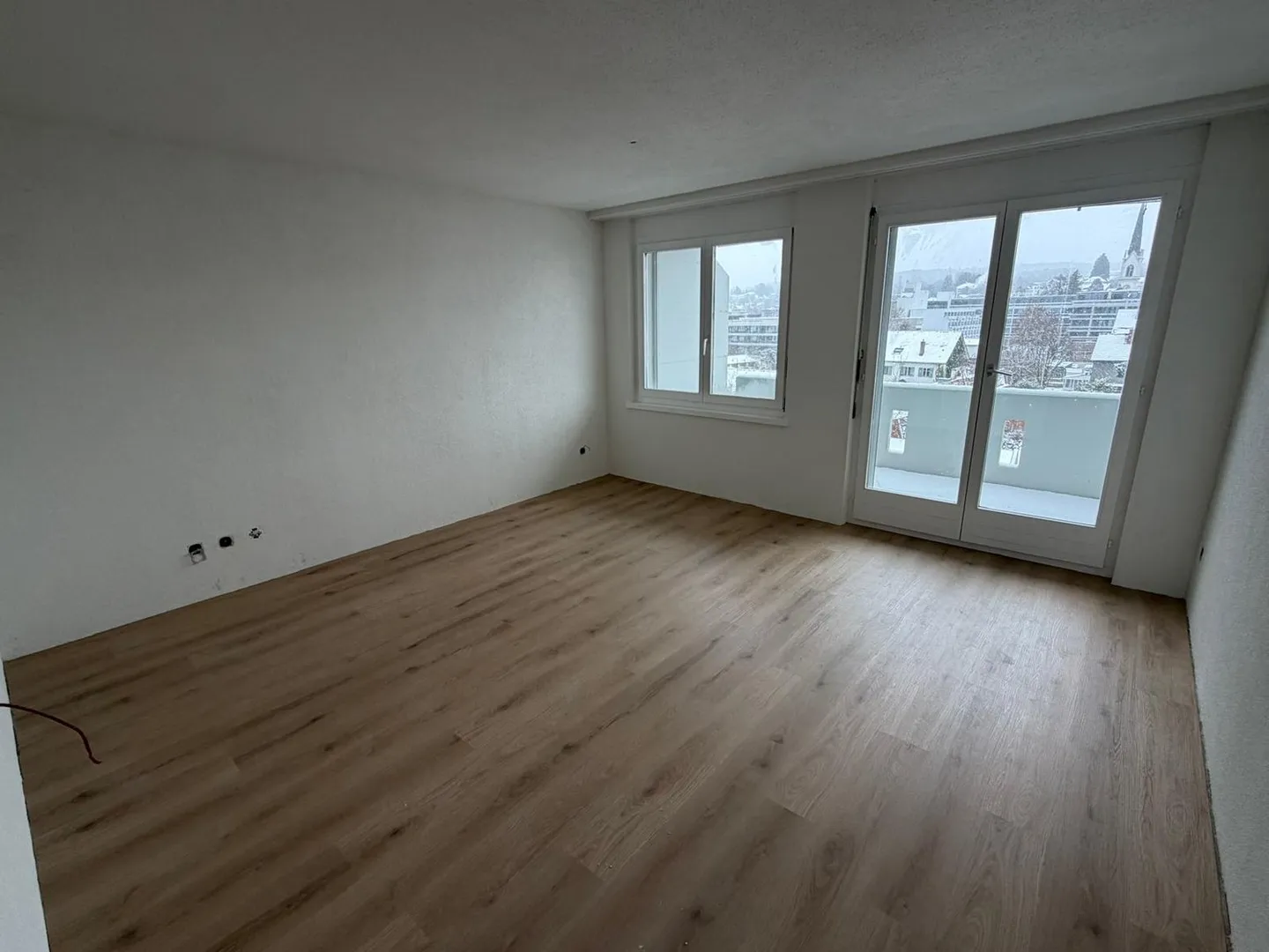 Moderno appartamento 2.5 locali con balcone e vista sulla città a Kreuzlingen - Foto 1 di 9