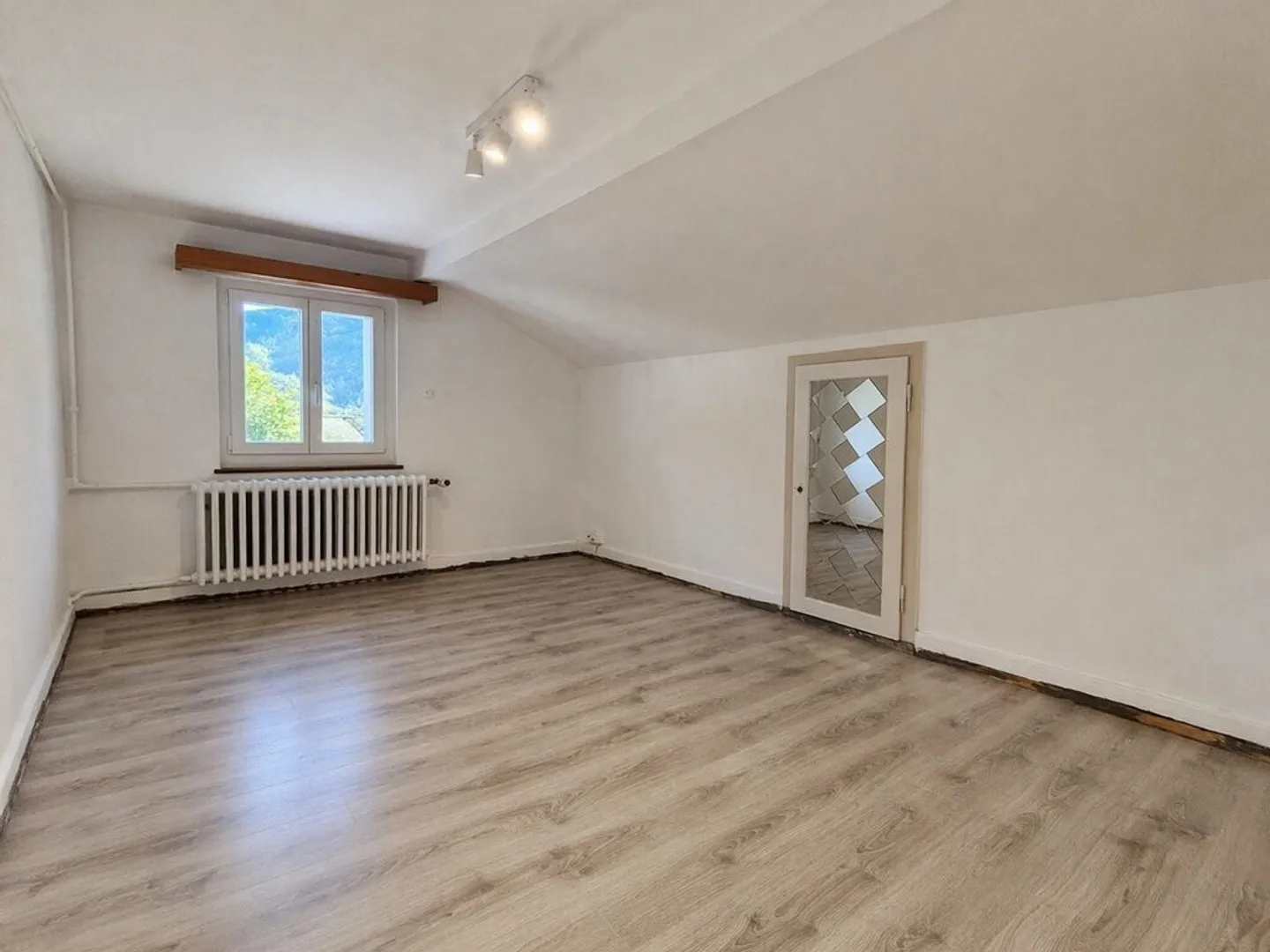 3.5 Room Attic Apartment - Photo 4 of 8