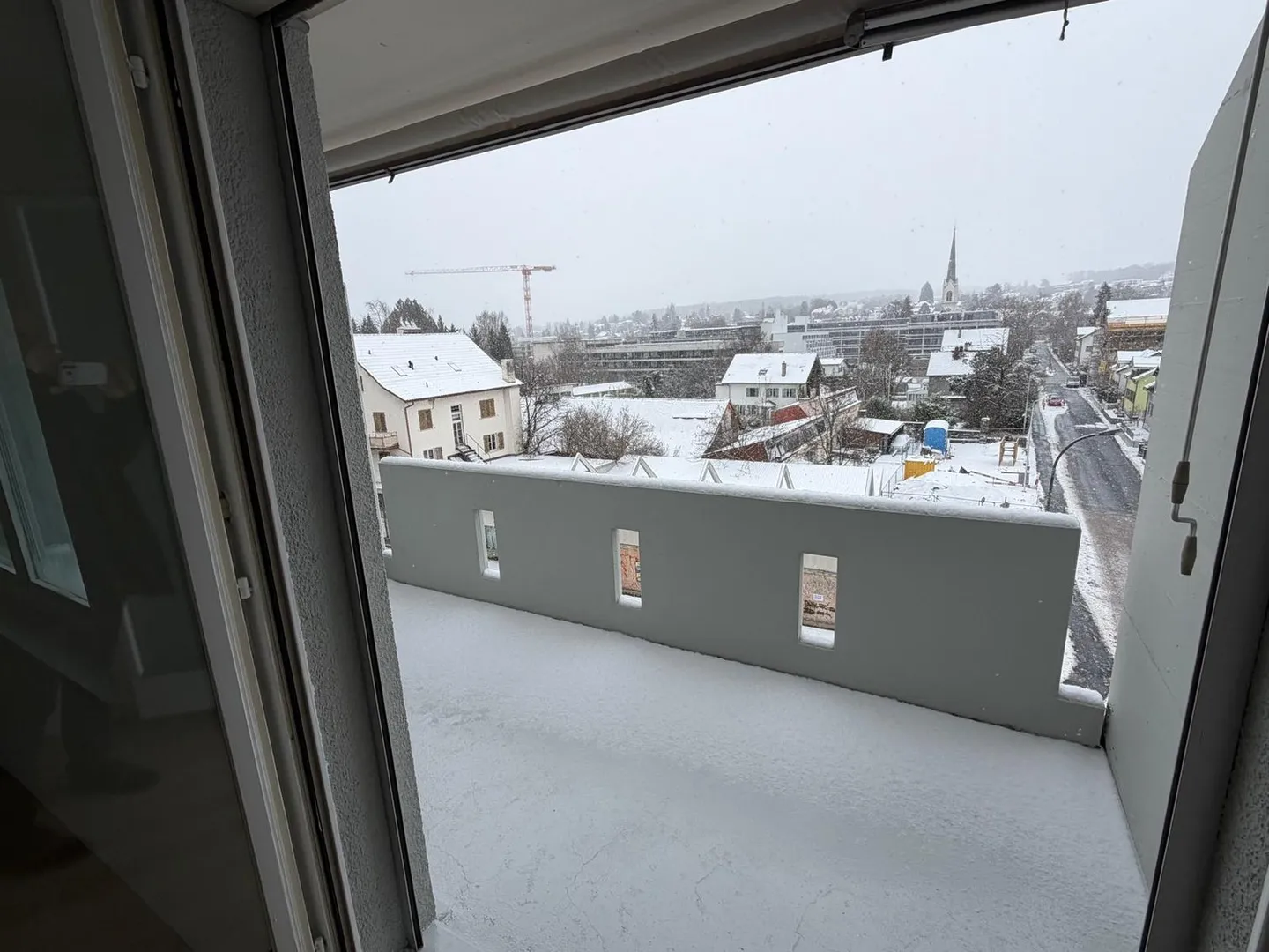 Moderno appartamento 2.5 locali con balcone e vista sulla città a Kreuzlingen - Foto 5 di 9