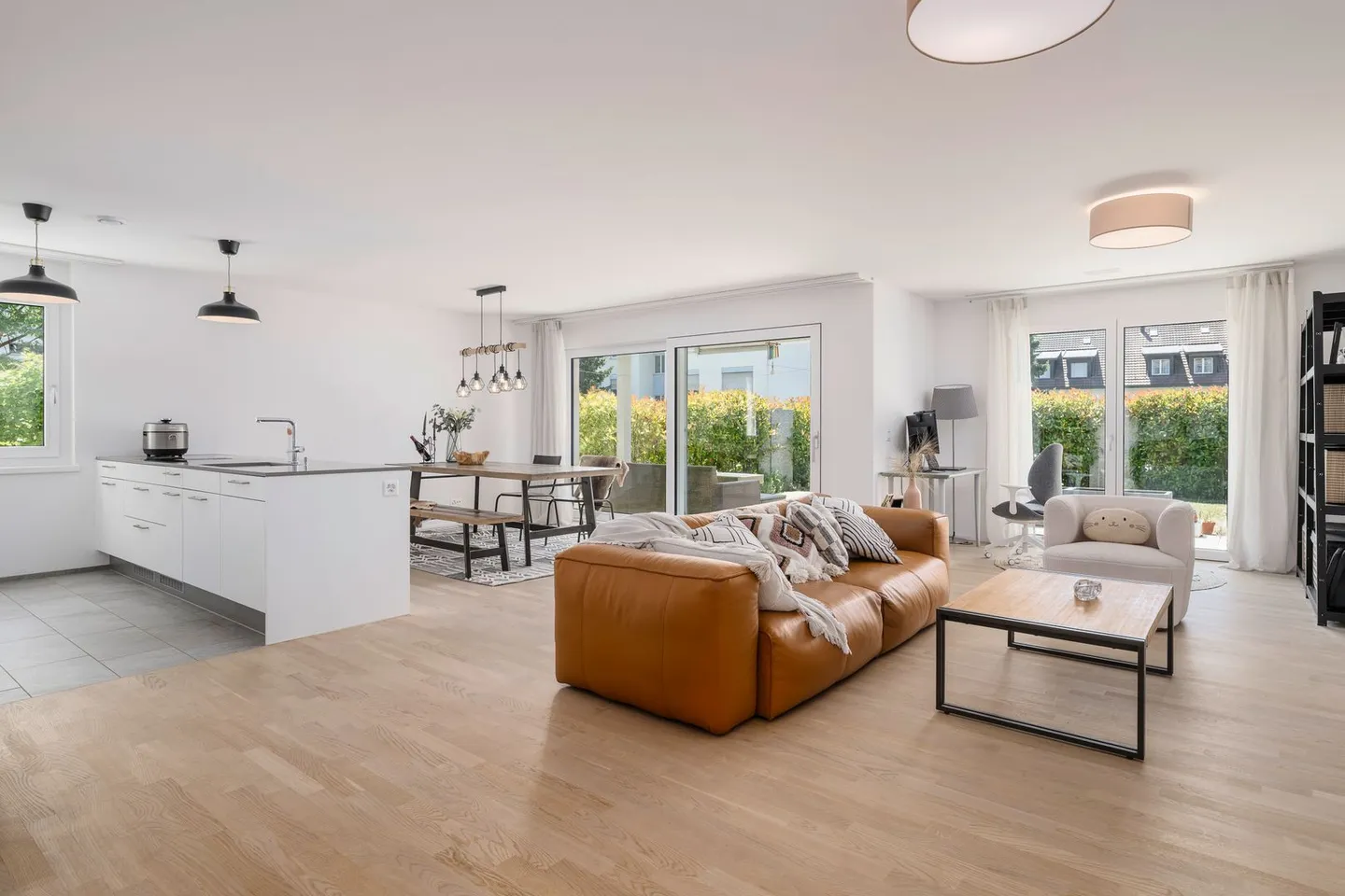 Moderne Gartenwohnung in Zürich - Foto 1 von 7