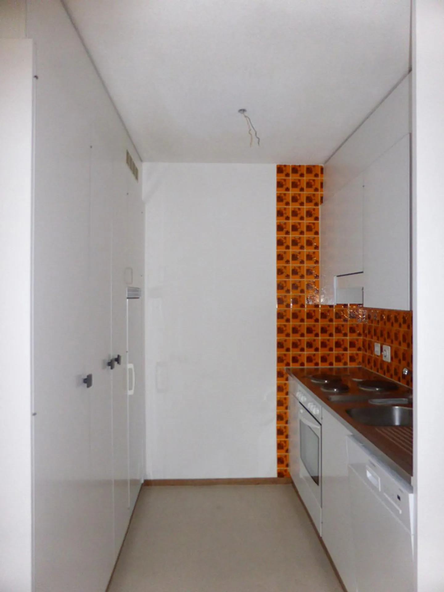 Bright 2.5-room apartment with a view of greenery - Photo 3 of 7