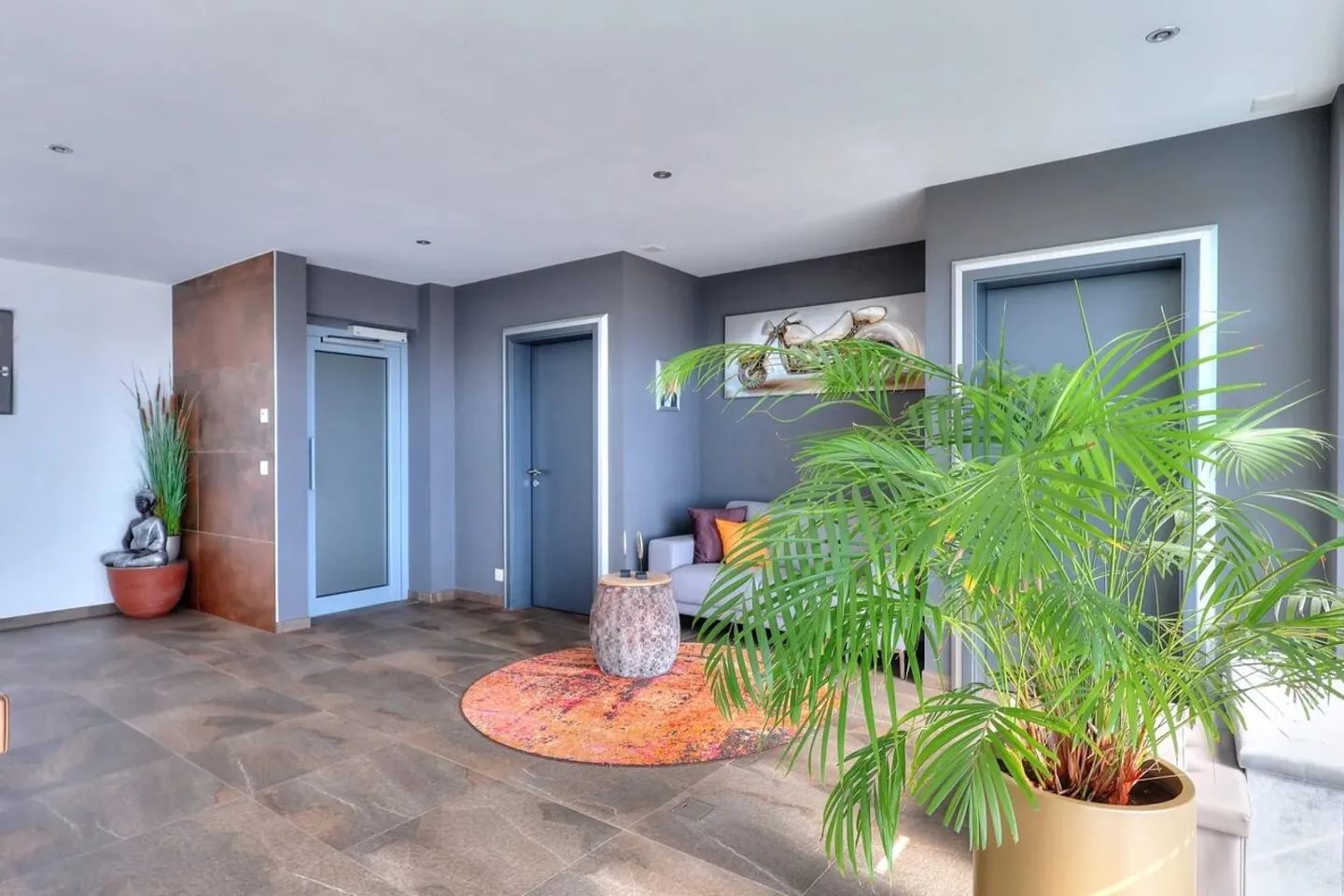 Prestigious Villa with 6.5 Rooms, Swimming Pool and Elevator - Photo 6 of 10