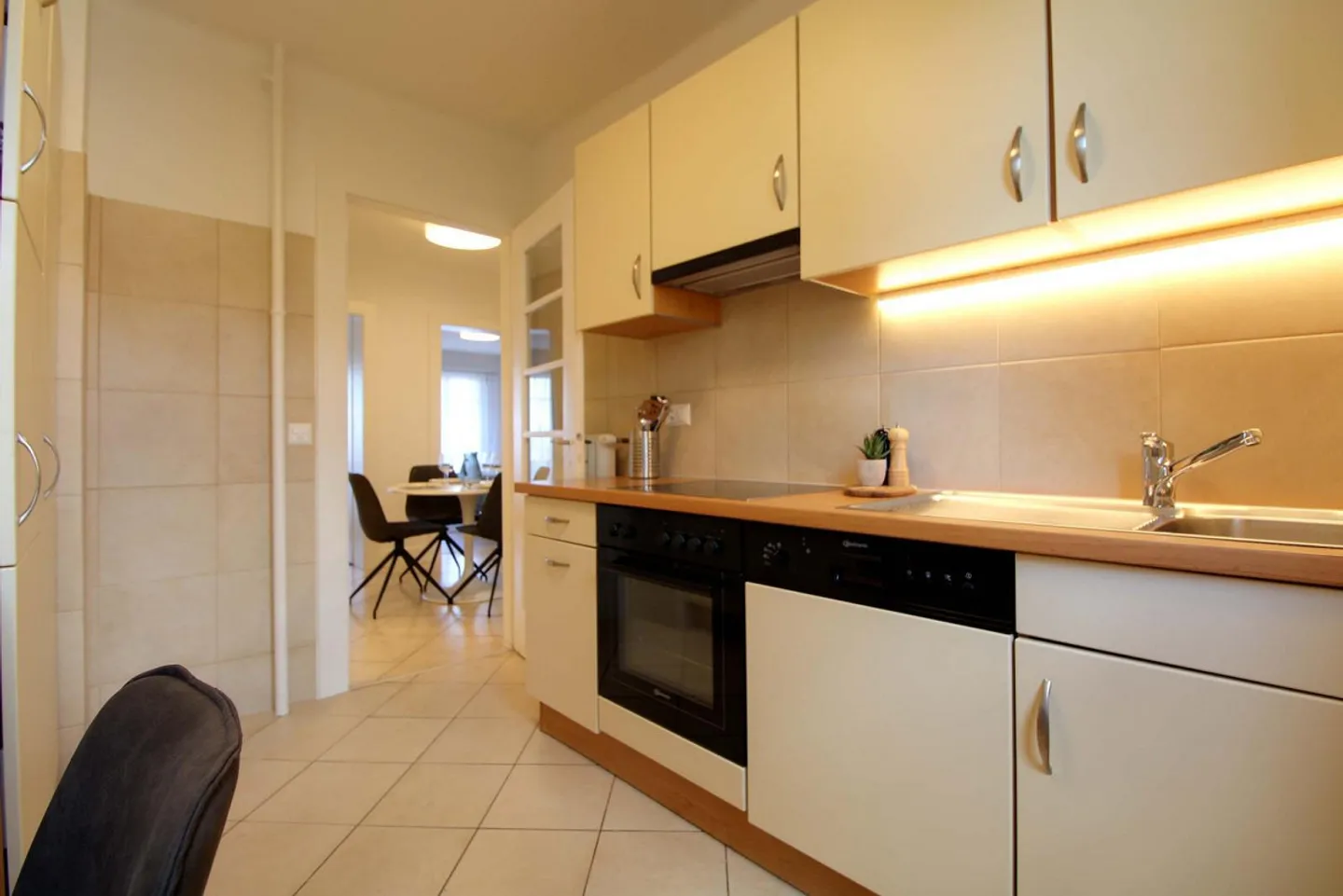 Coliving moderno tra vita lacustre e vita cittadina a Losanna - Foto 8 di 12