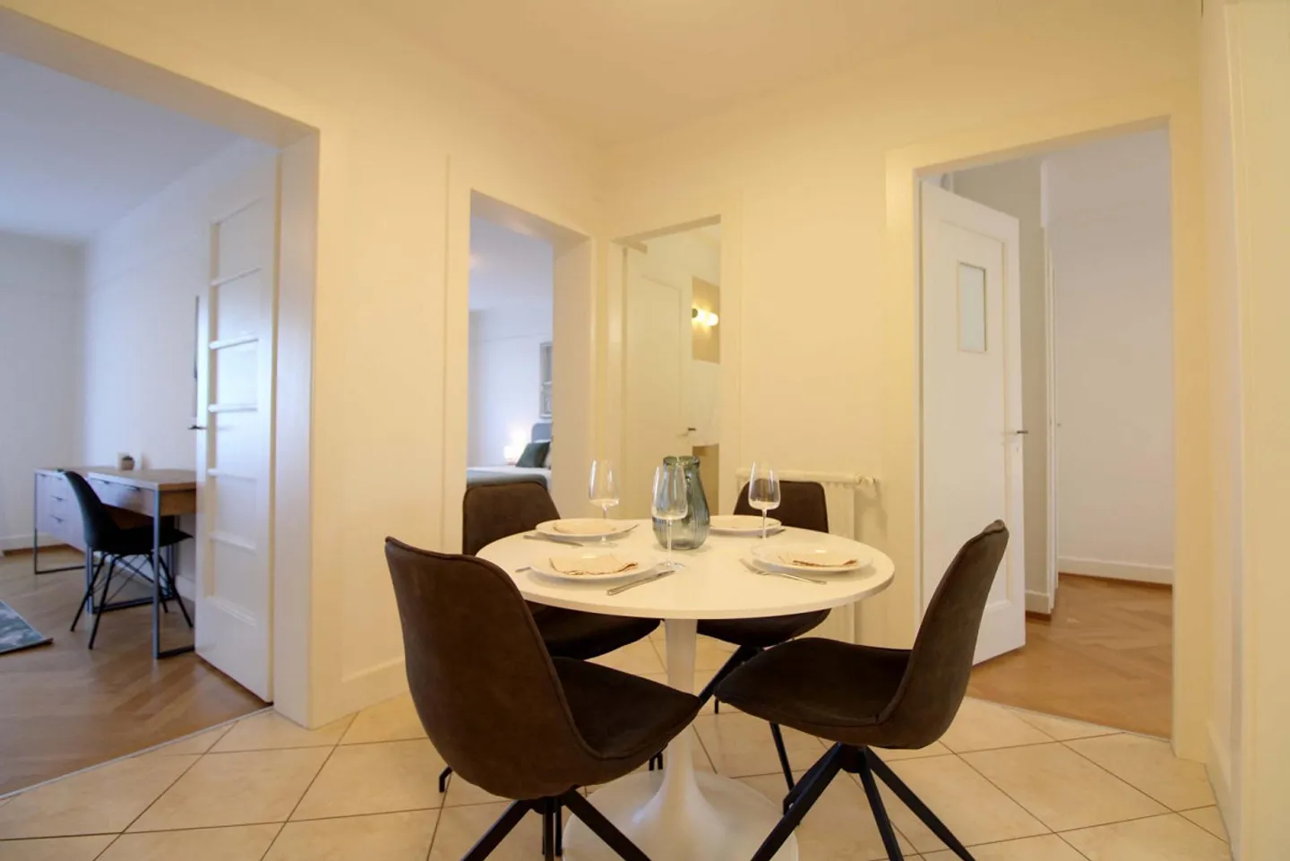 Coliving moderno tra vita lacustre e vita cittadina a Losanna - Foto 9 di 12